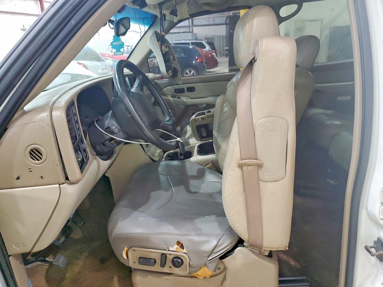 2001 Chevrolet Tahoe K1500 Белый vin: 1GNEK13T11R117232