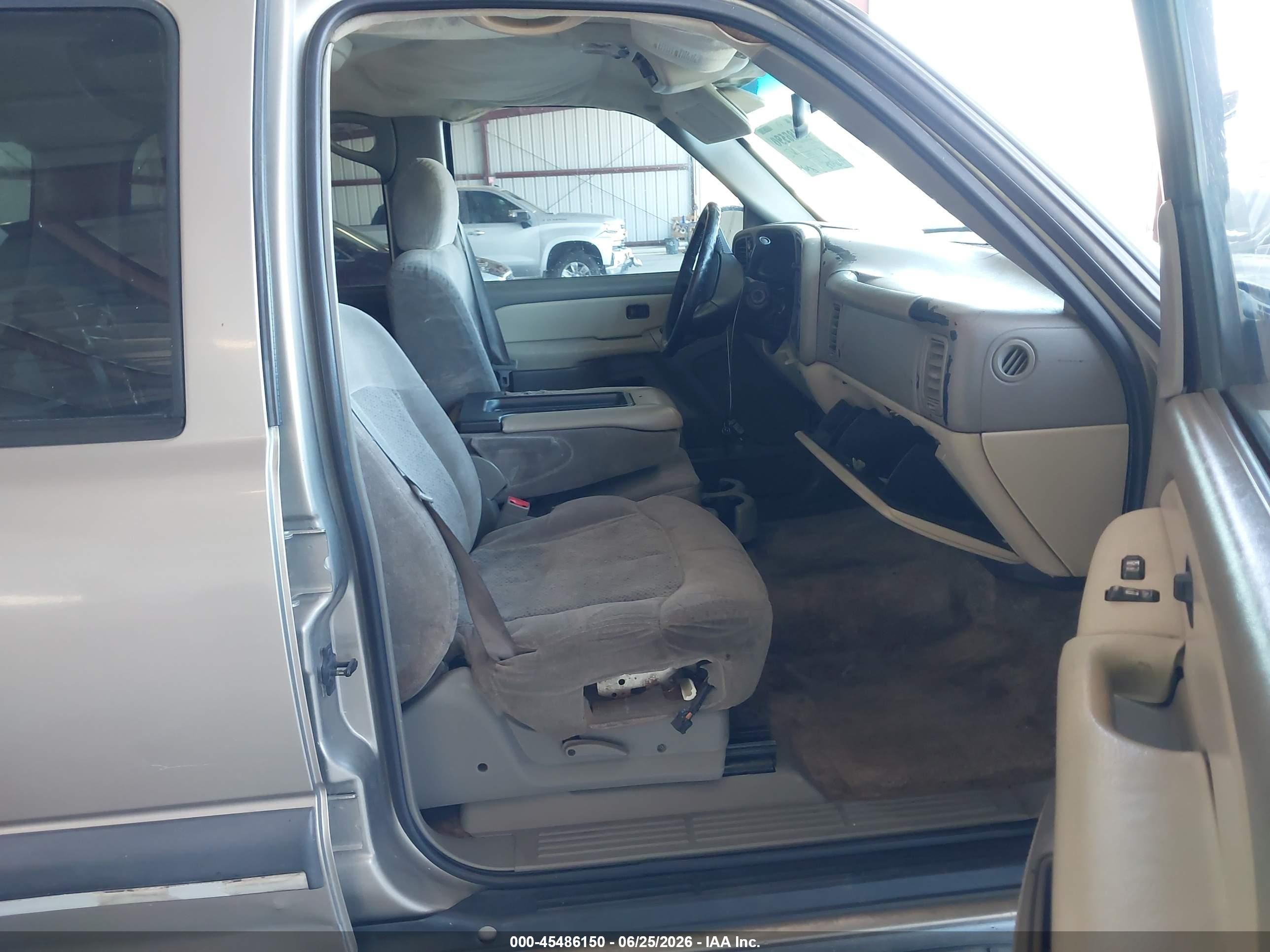 2002 Chevrolet Tahoe Ls Silver vin: 1GNEK13T12J273500