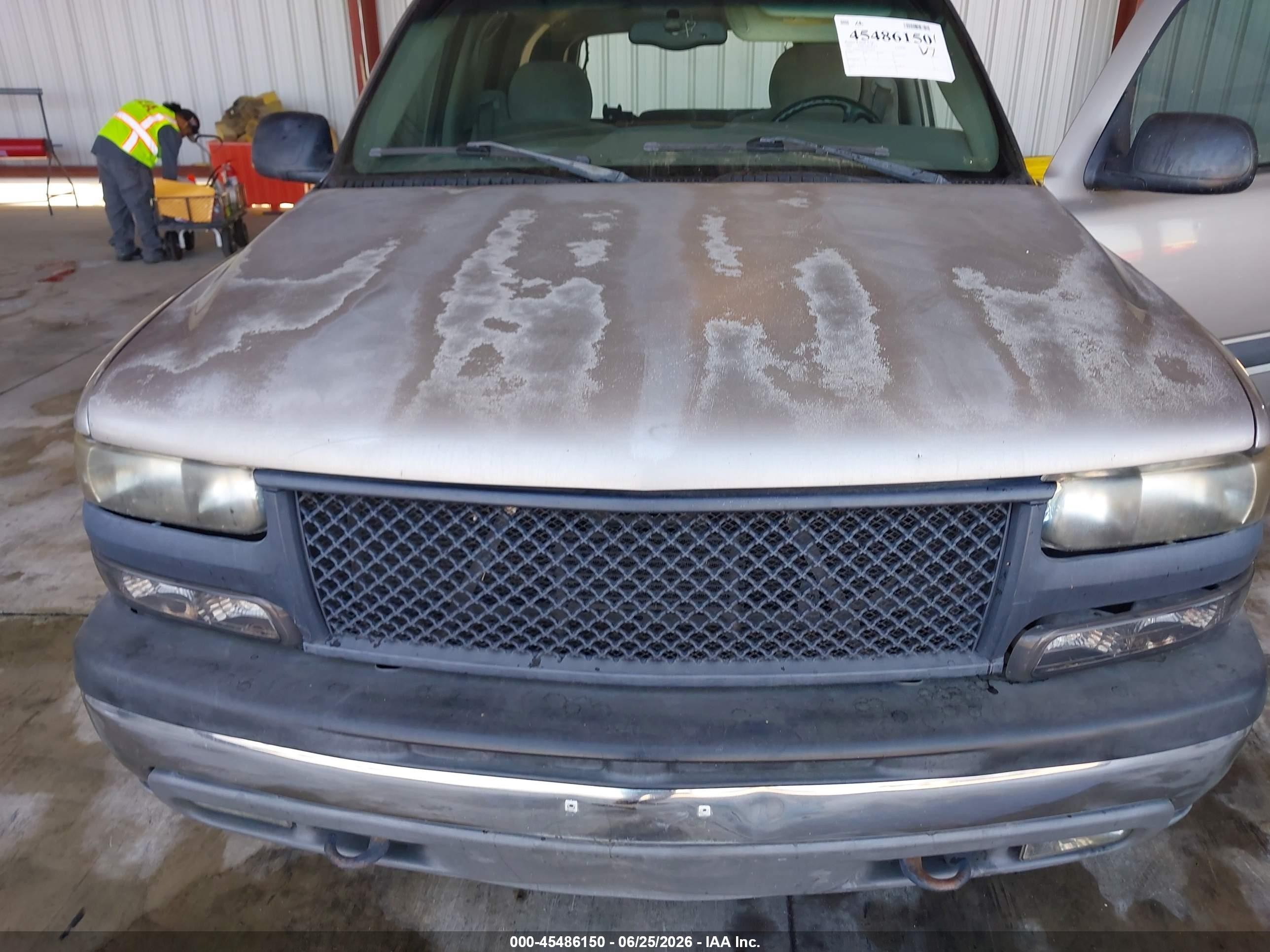 2002 Chevrolet Tahoe Ls Silver vin: 1GNEK13T12J273500