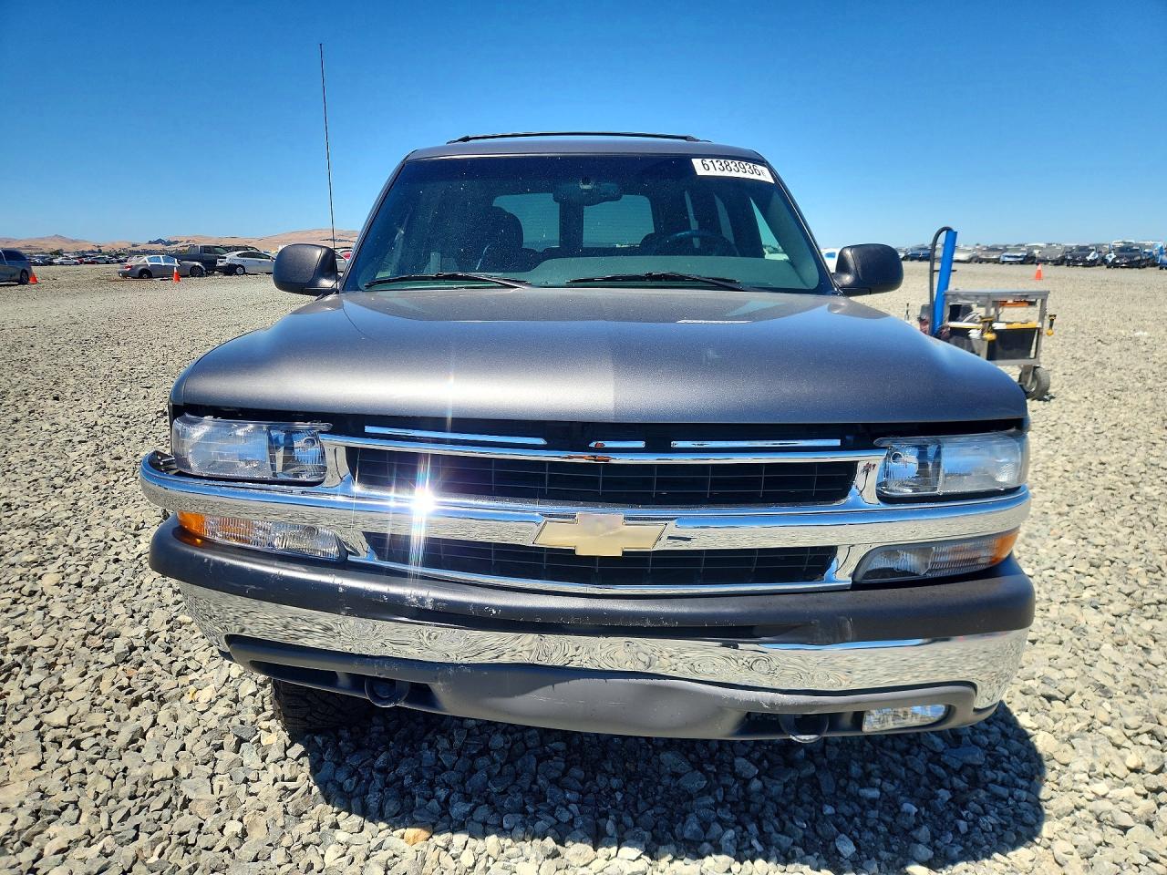 2002 Chevrolet Tahoe K1500 Gray vin: 1GNEK13T12J314918