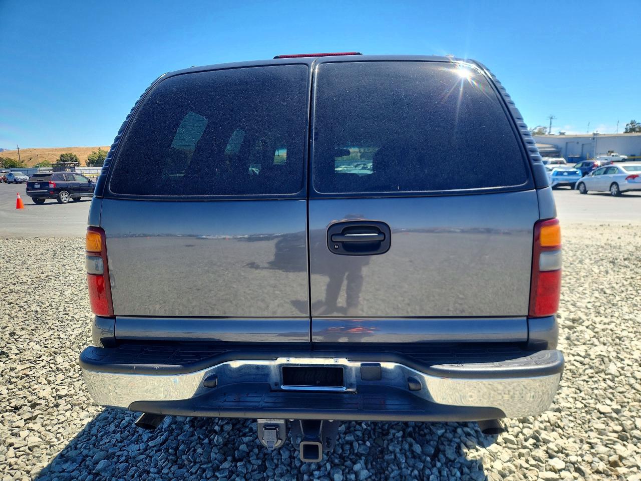2002 Chevrolet Tahoe K1500 Gray vin: 1GNEK13T12J314918