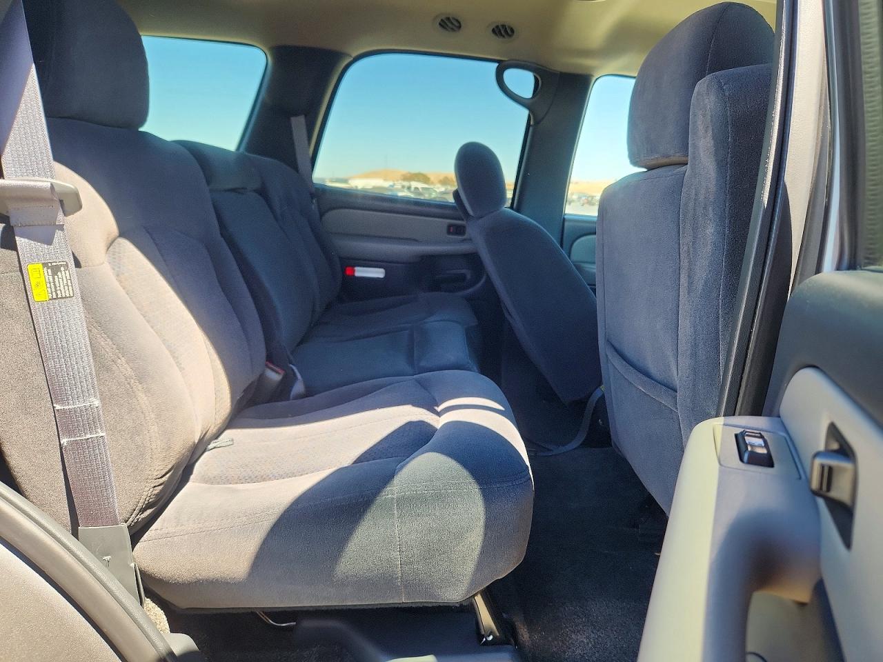 2002 Chevrolet Tahoe K1500 Gray vin: 1GNEK13T12J314918