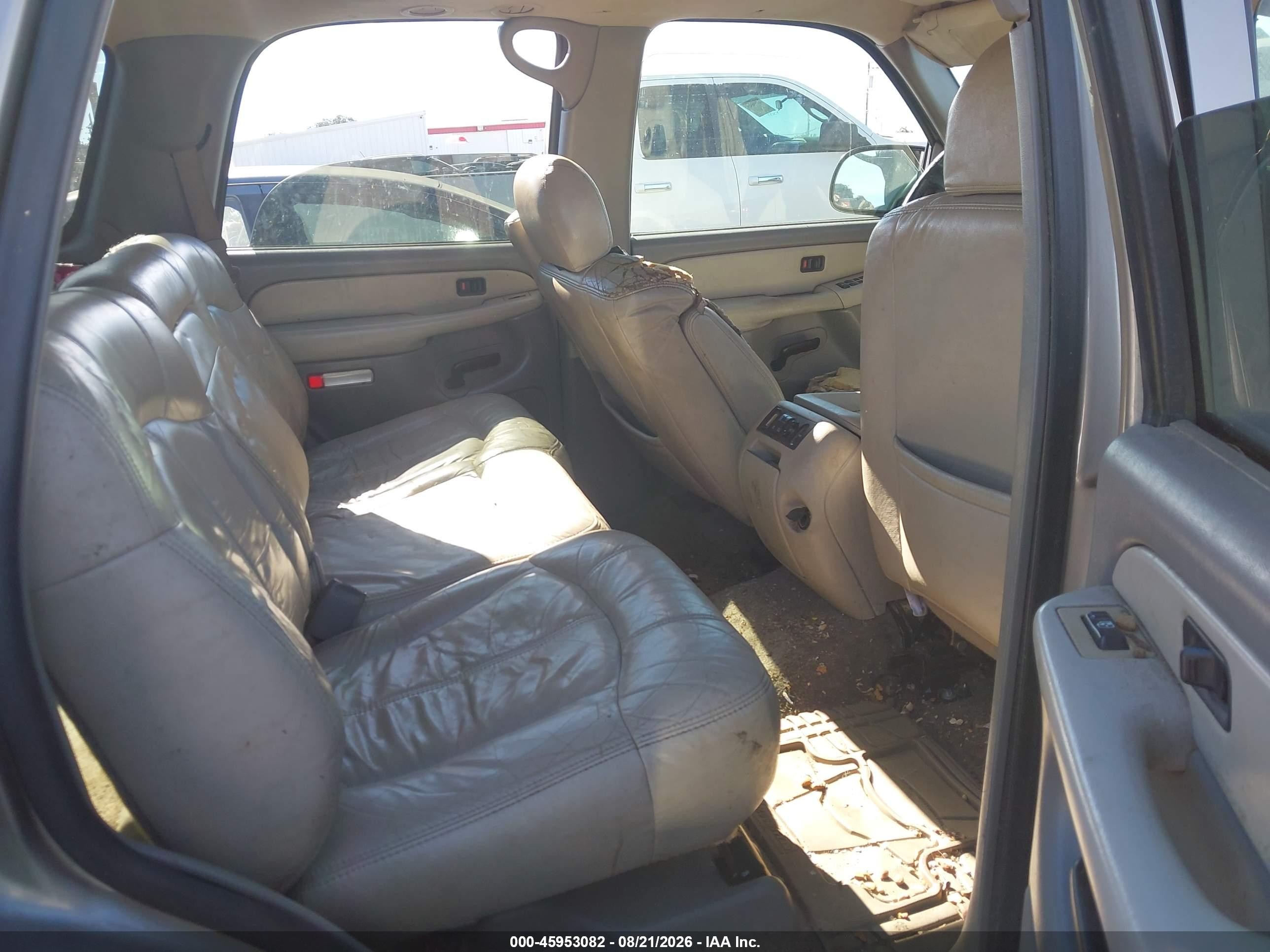 2002 Chevrolet Tahoe Z71 Beige vin: 1GNEK13T12R244757