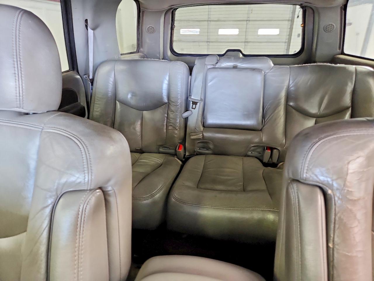 2003 Chevrolet Tahoe K1500 Tan vin: 1GNEK13T13J317075