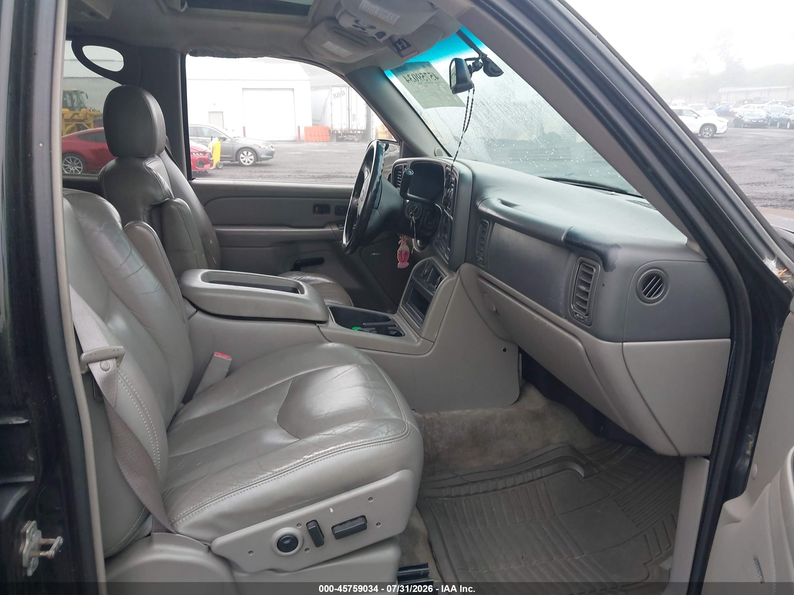 2005 Chevrolet Tahoe Z71 Black vin: 1GNEK13T15R124641