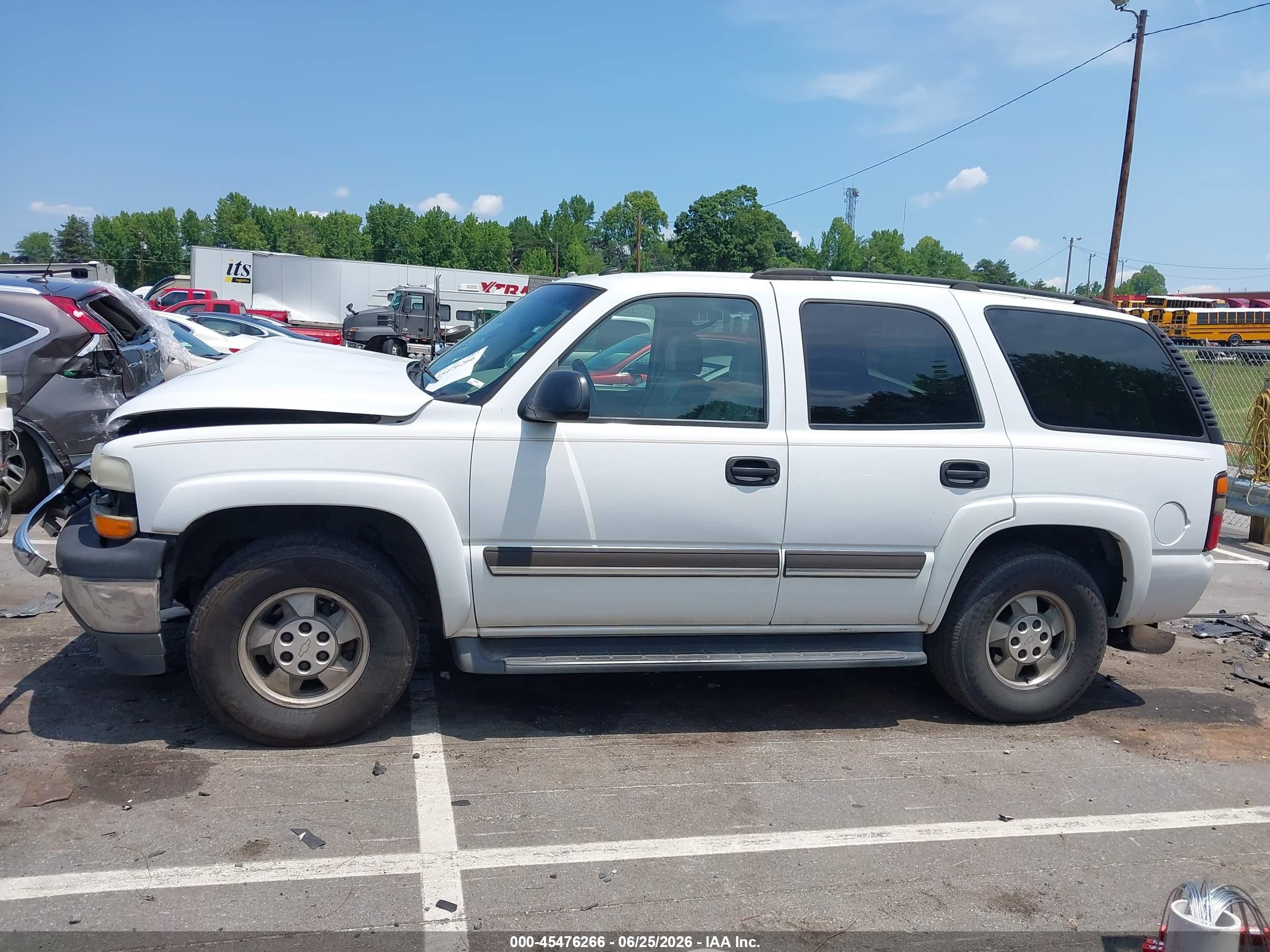 2005 Chevrolet Tahoe Ls White vin: 1GNEK13T15R161592