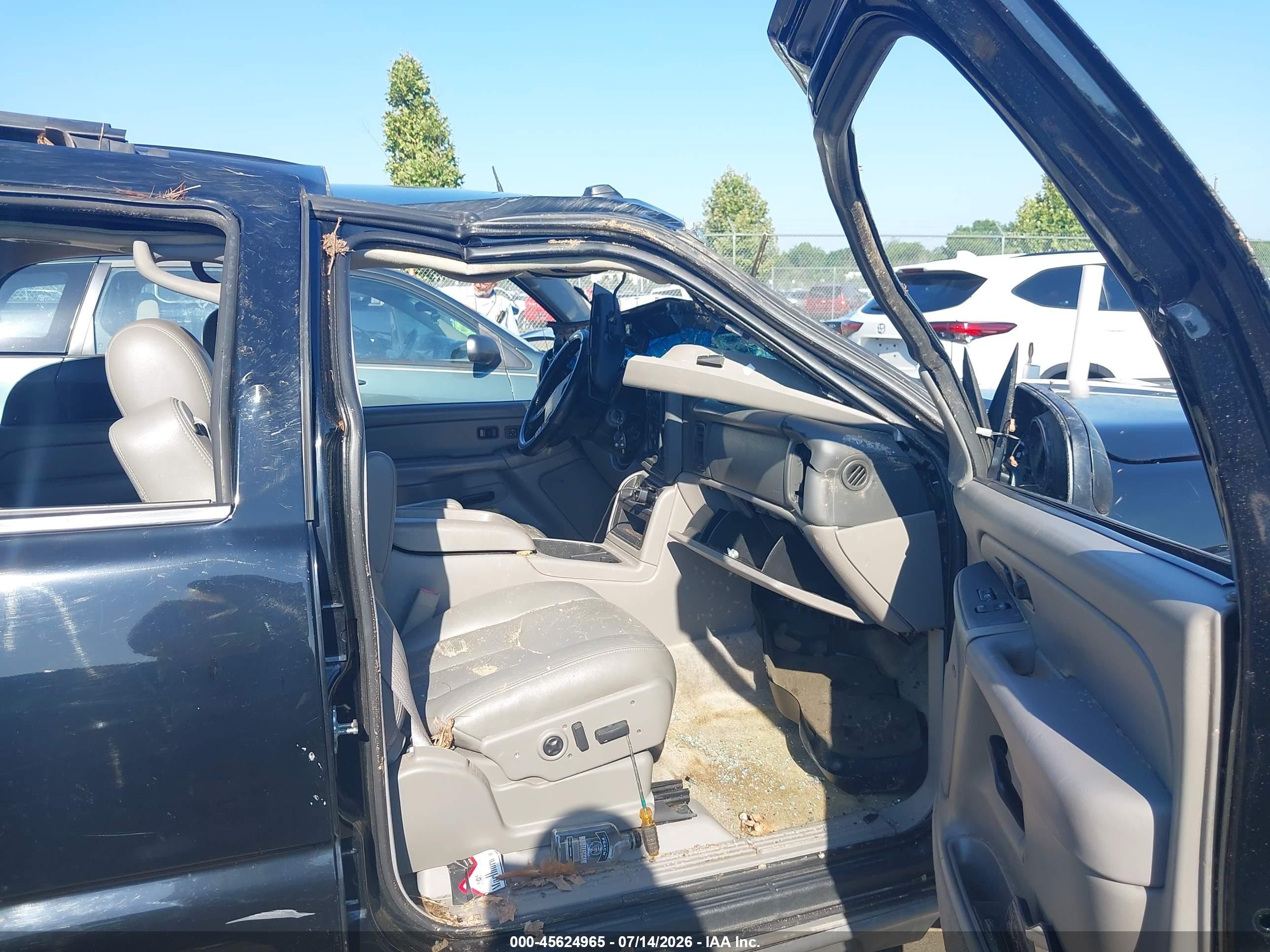 2005 Chevrolet Tahoe Z71 Черный vin: 1GNEK13T15R168932