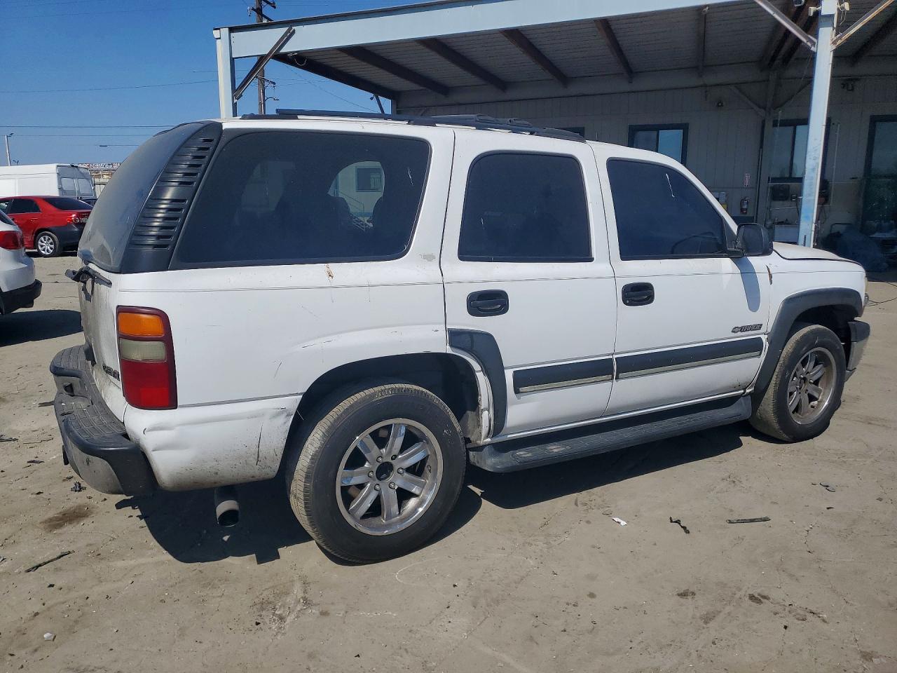 2002 Chevrolet Tahoe K1500 White vin: 1GNEK13T22R257775