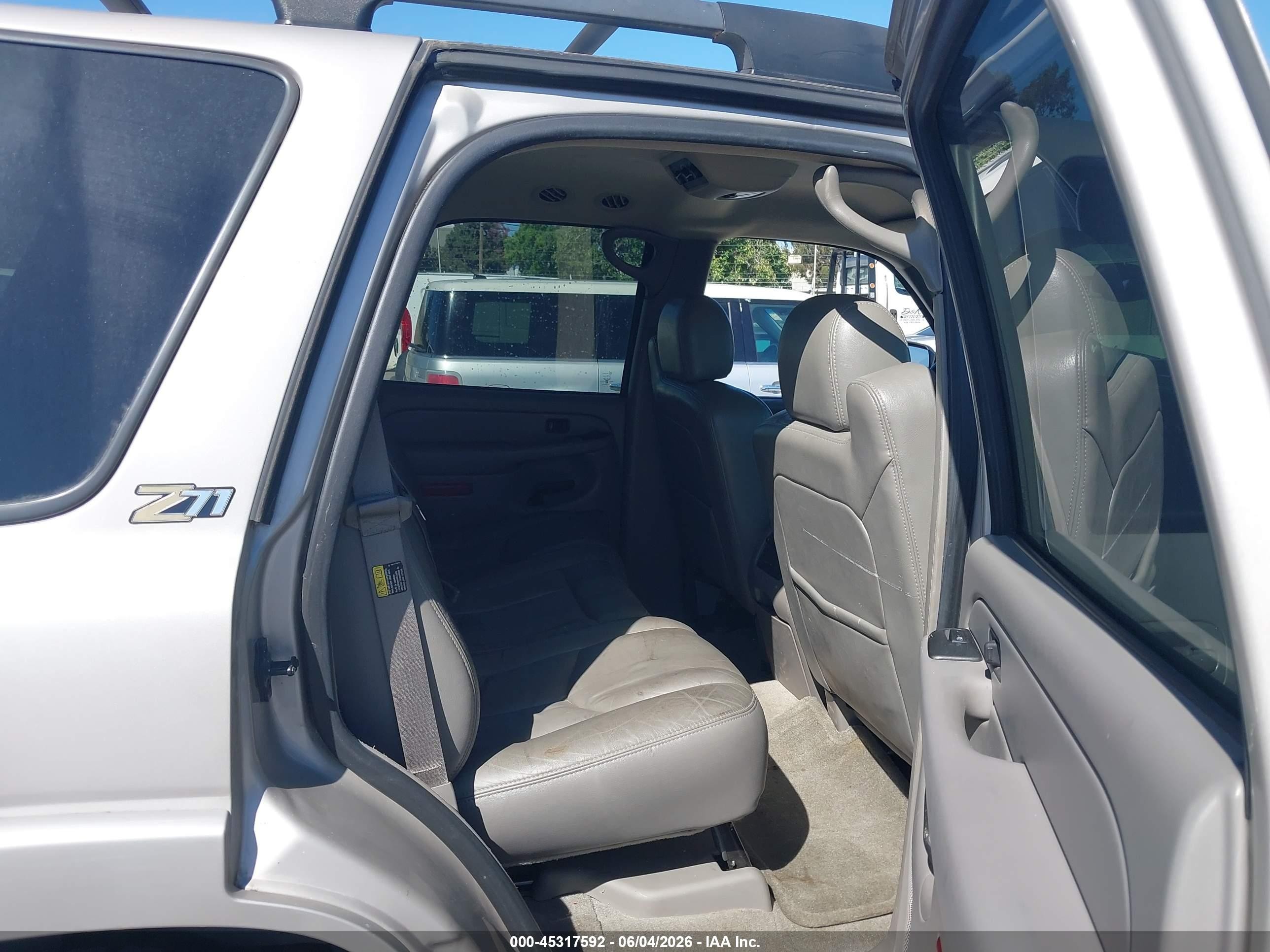 2004 Chevrolet Tahoe Z71 Brown vin: 1GNEK13T24R131631