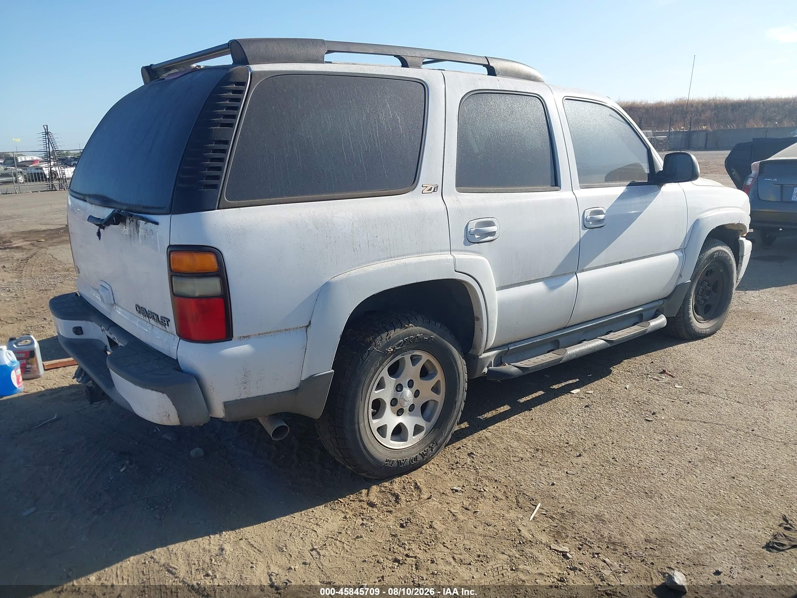 2004 Chevrolet Tahoe Z71 White vin: 1GNEK13T24R137509