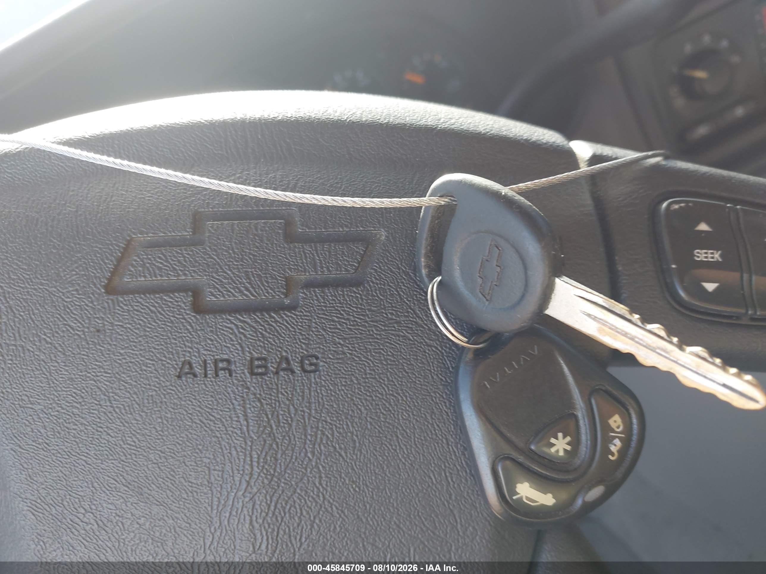 2004 Chevrolet Tahoe Z71 White vin: 1GNEK13T24R137509