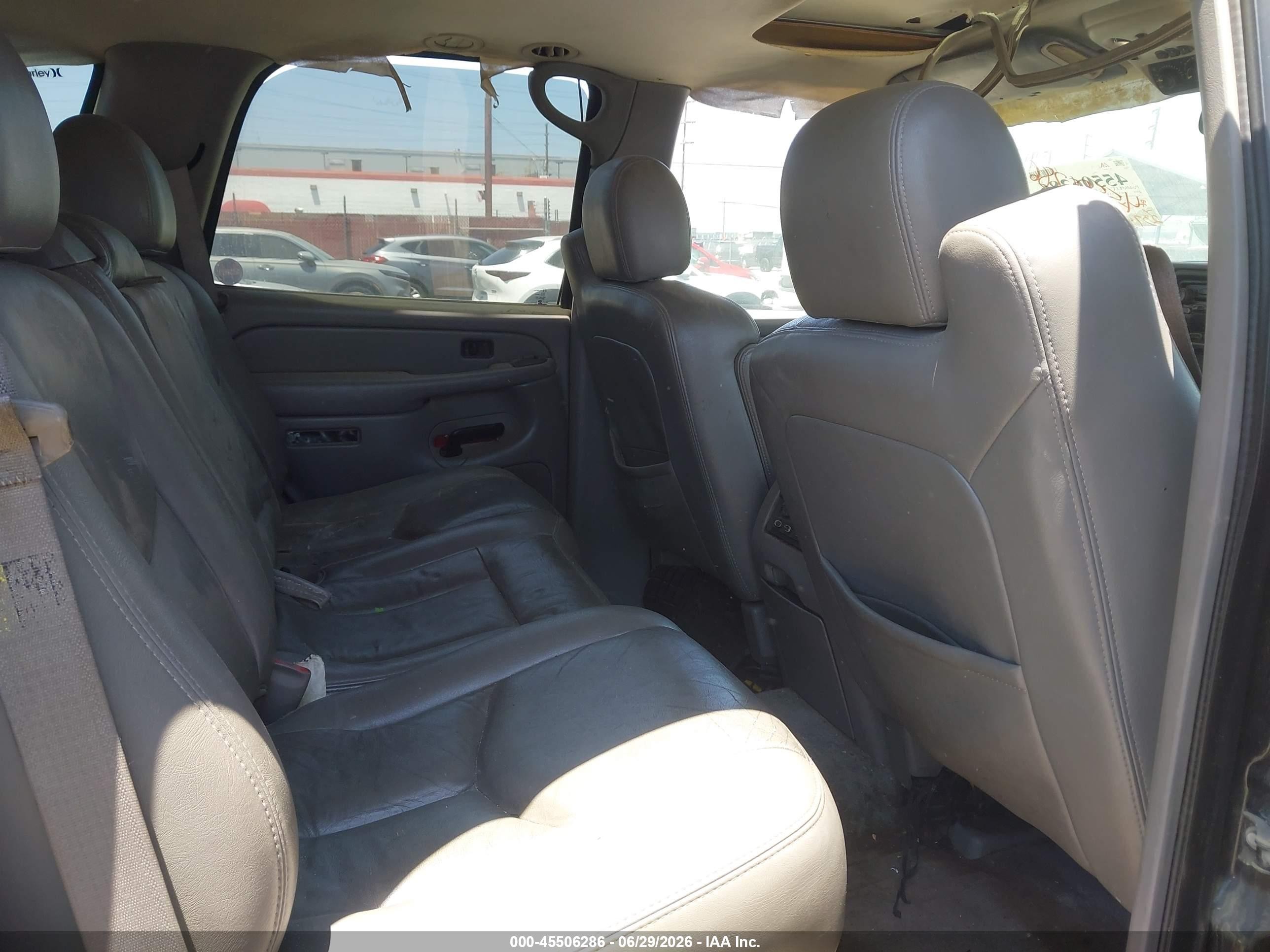 2004 Chevrolet Tahoe Z71 Black vin: 1GNEK13T24R301423