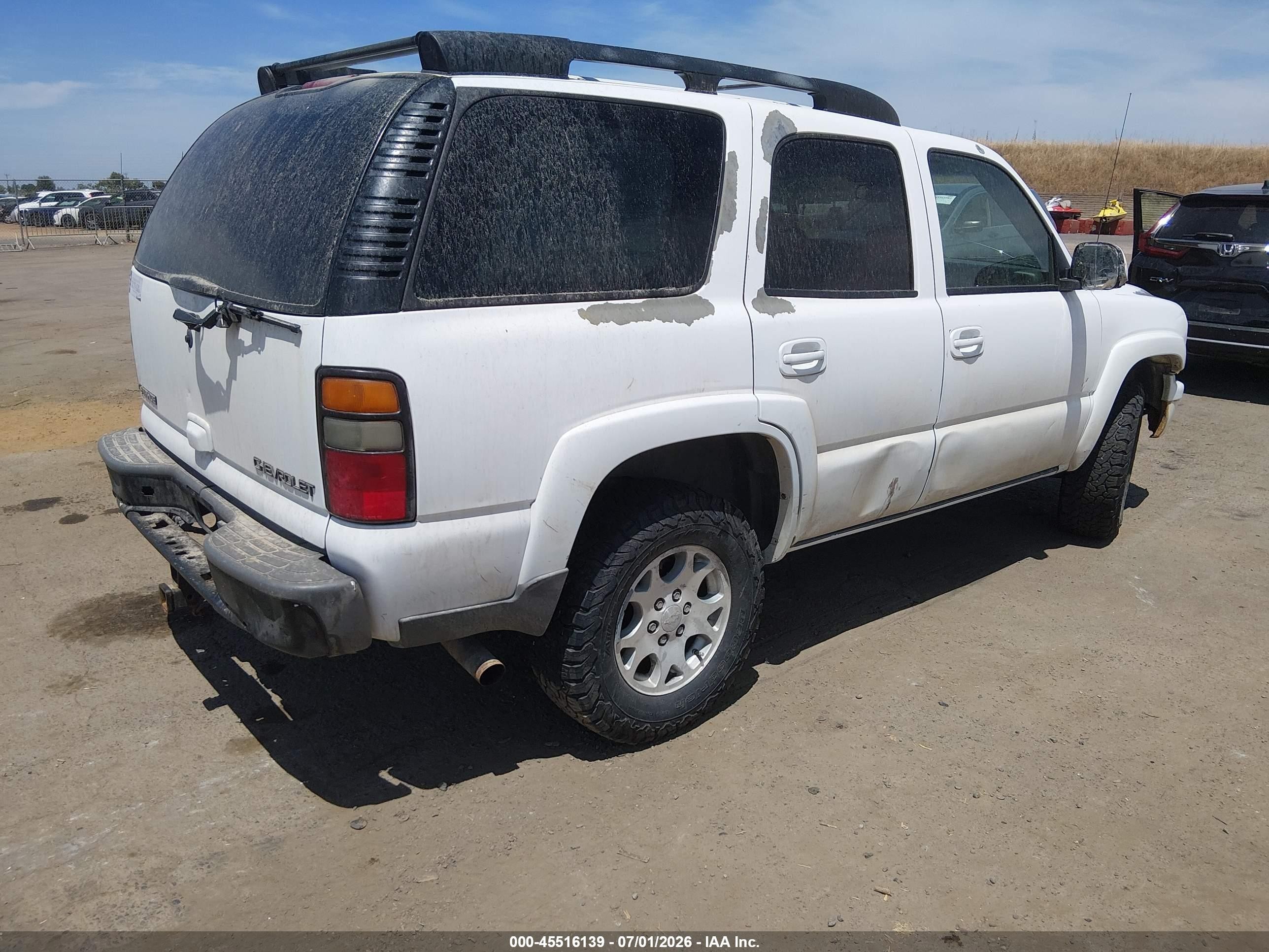 2005 Chevrolet Tahoe Z71 White vin: 1GNEK13T25R101126