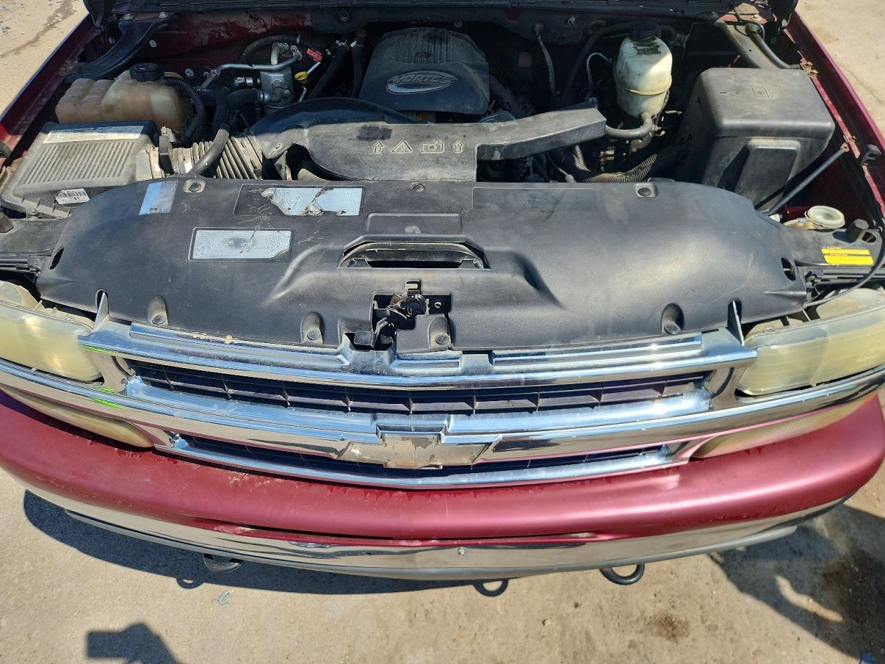 2005 Chevrolet Tahoe K1500 Maroon vin: 1GNEK13T25R143876