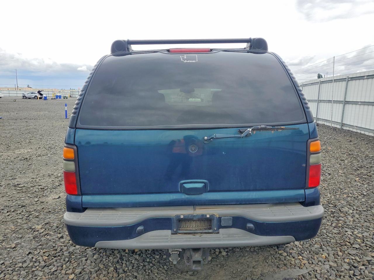 2005 Chevrolet Tahoe K1500 Blue vin: 1GNEK13T25R155736