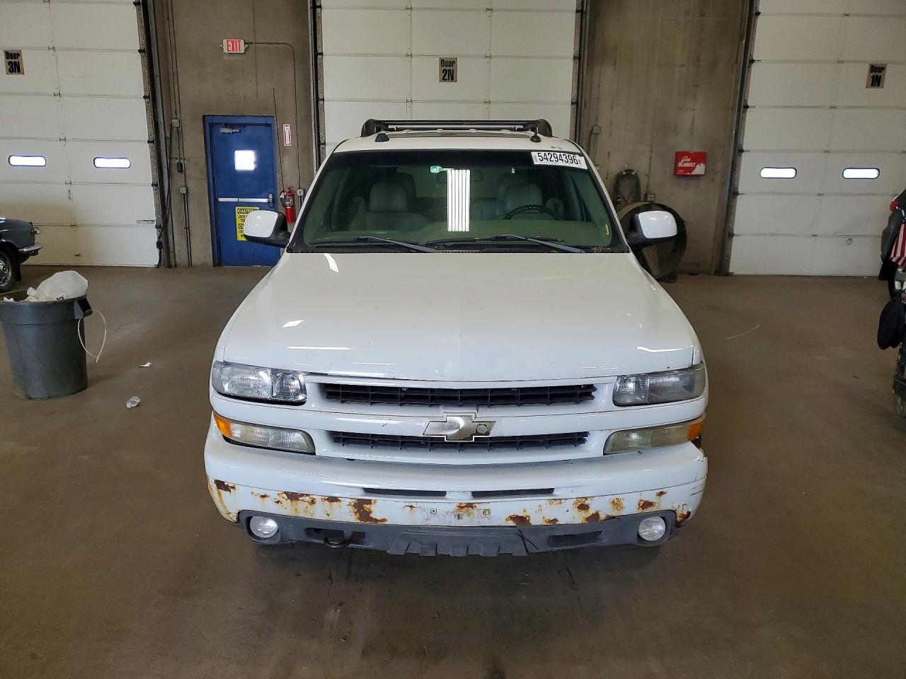 2005 Chevrolet Tahoe K1500 White vin: 1GNEK13T25R204322