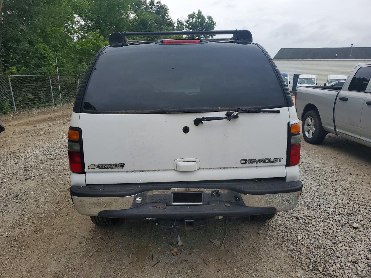 2005 Chevrolet Tahoe K1500 White vin: 1GNEK13T25R219872