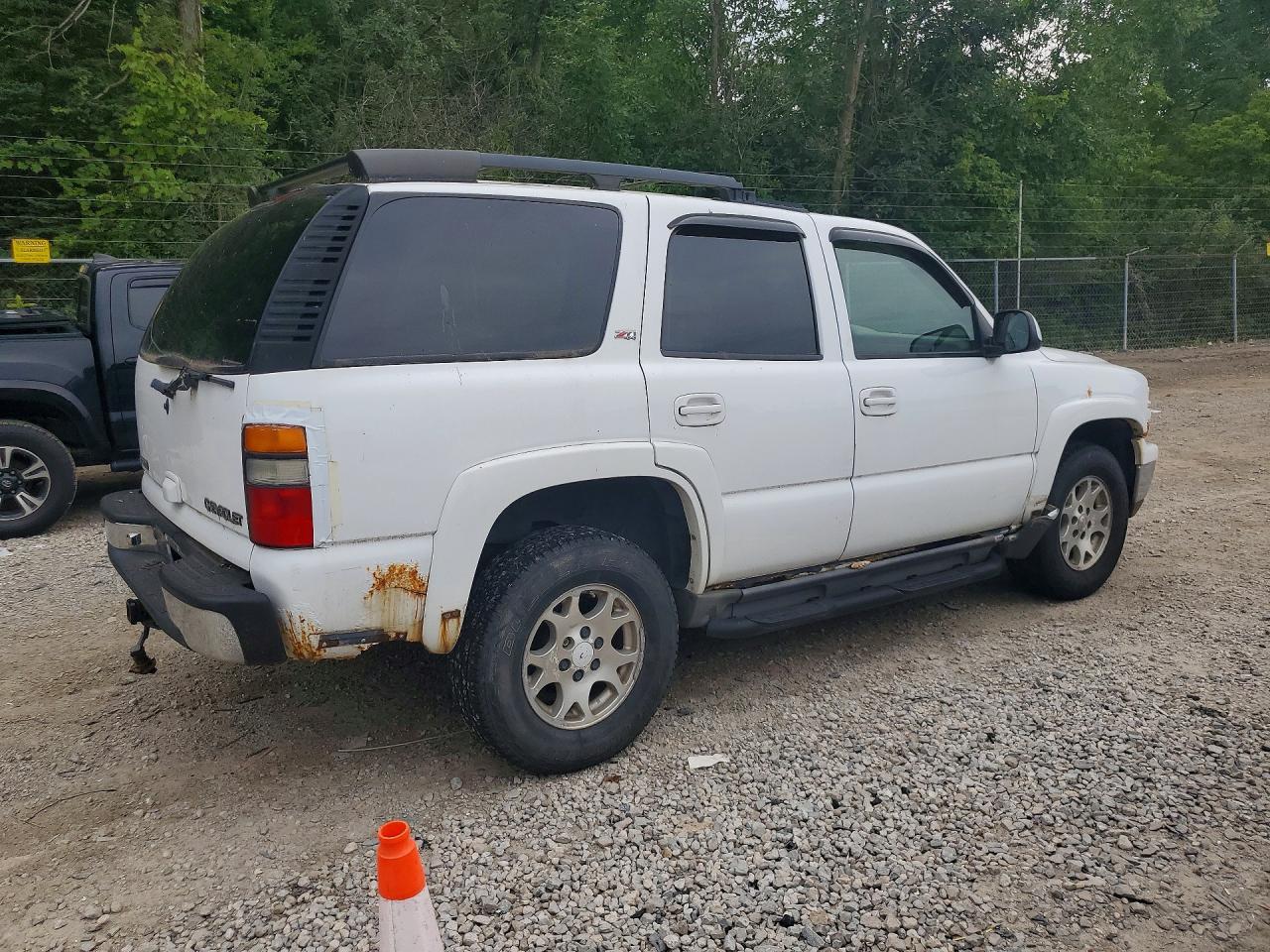 2005 Chevrolet Tahoe K1500 White vin: 1GNEK13T25R219872