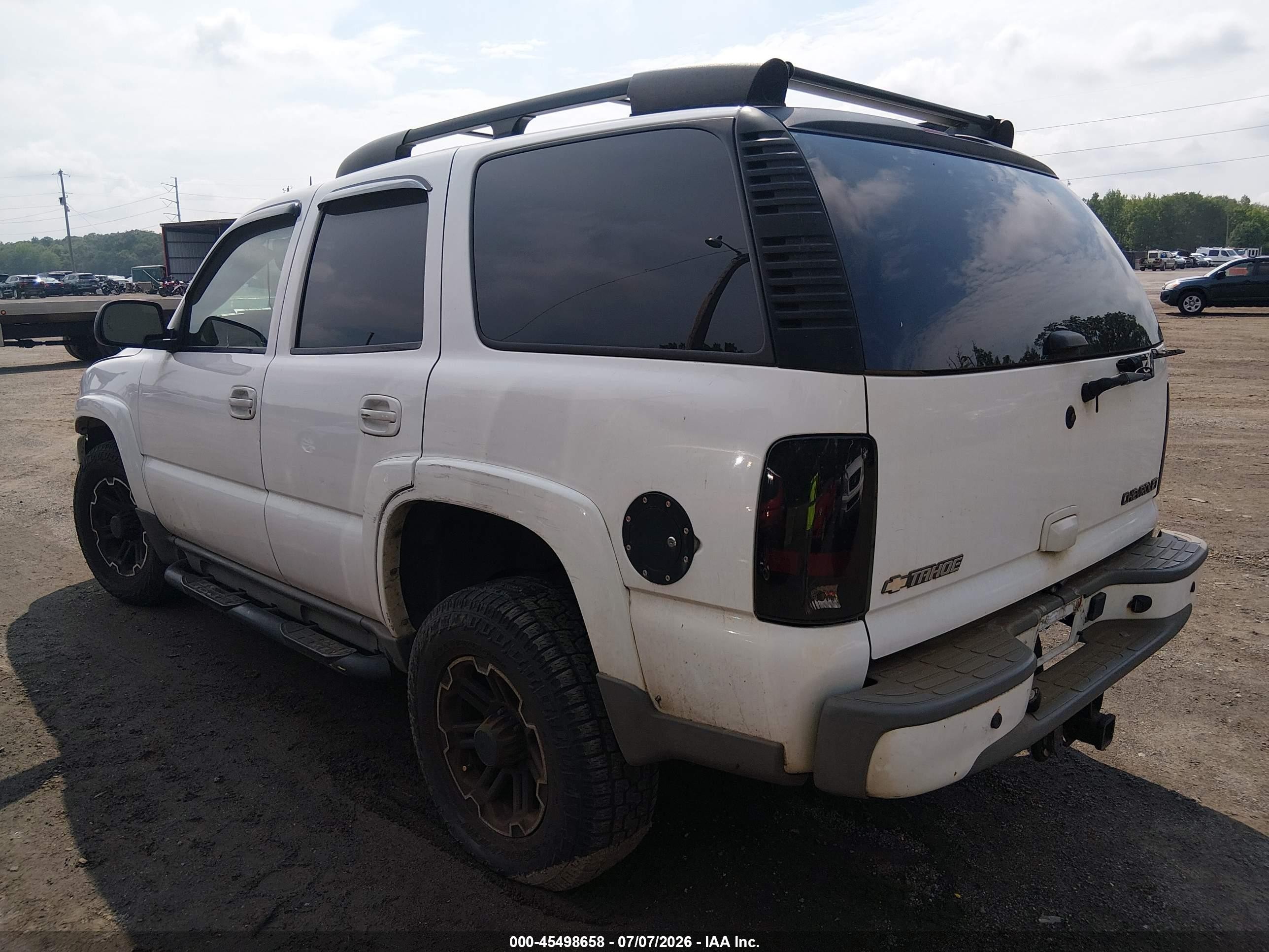 2005 Chevrolet Tahoe Z71 White vin: 1GNEK13T25R243587