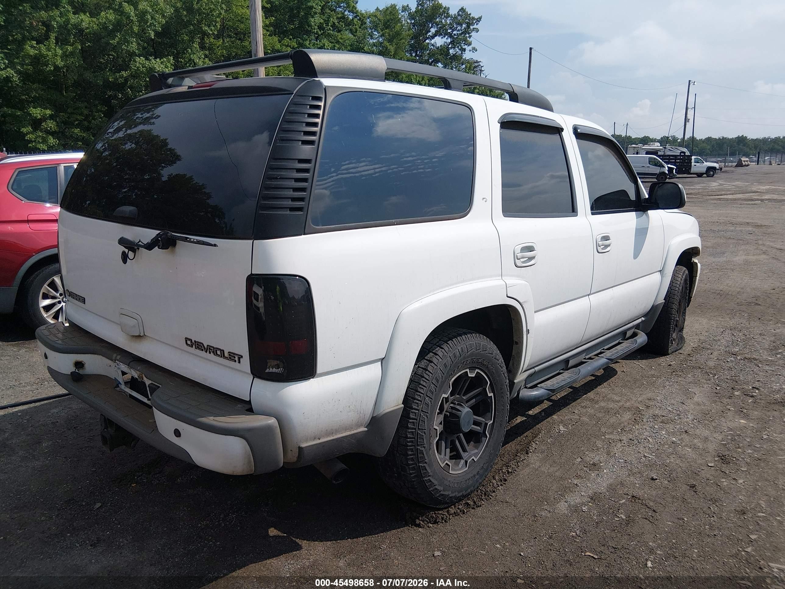 2005 Chevrolet Tahoe Z71 White vin: 1GNEK13T25R243587