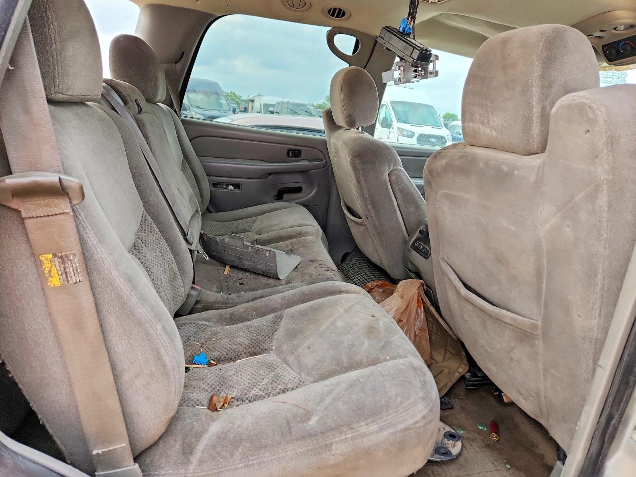 2006 Chevrolet Tahoe K1500 Silver vin: 1GNEK13T26J101188