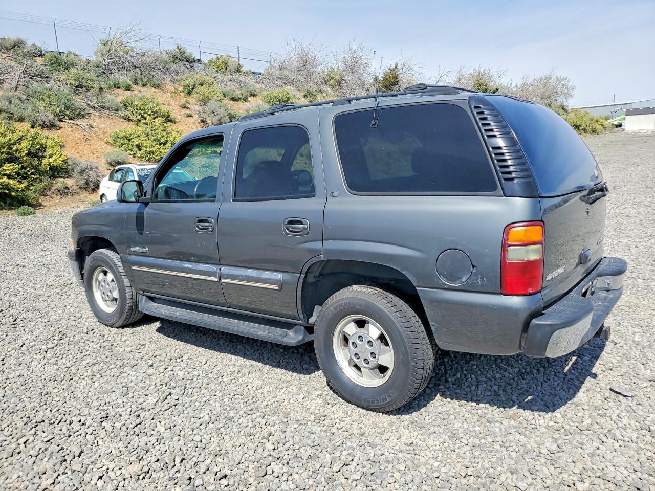 2001 Chevrolet Tahoe K1500 Charcoal vin: 1GNEK13T31R191090