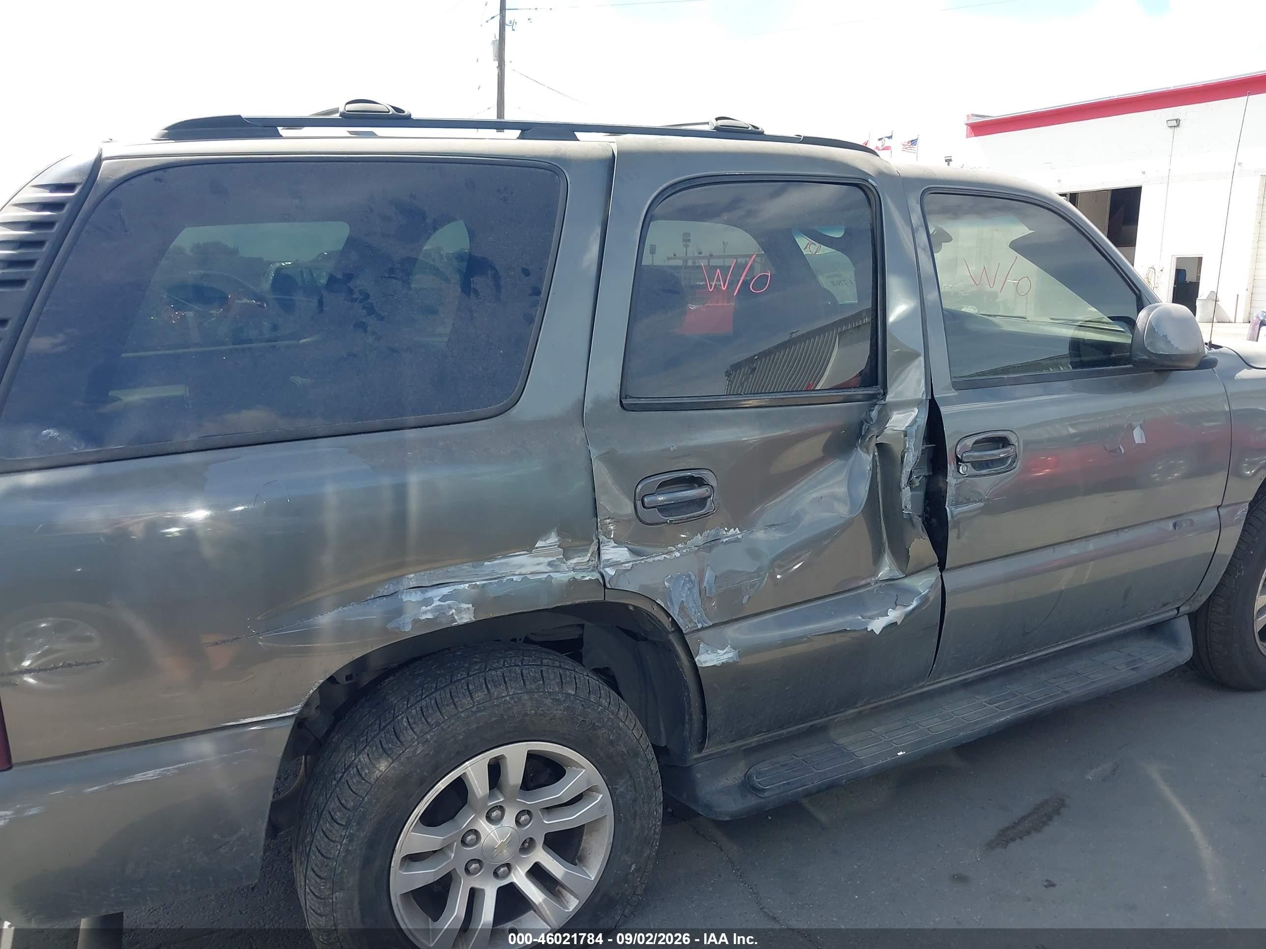 2002 Chevrolet Tahoe Lt Gray vin: 1GNEK13T32R215129