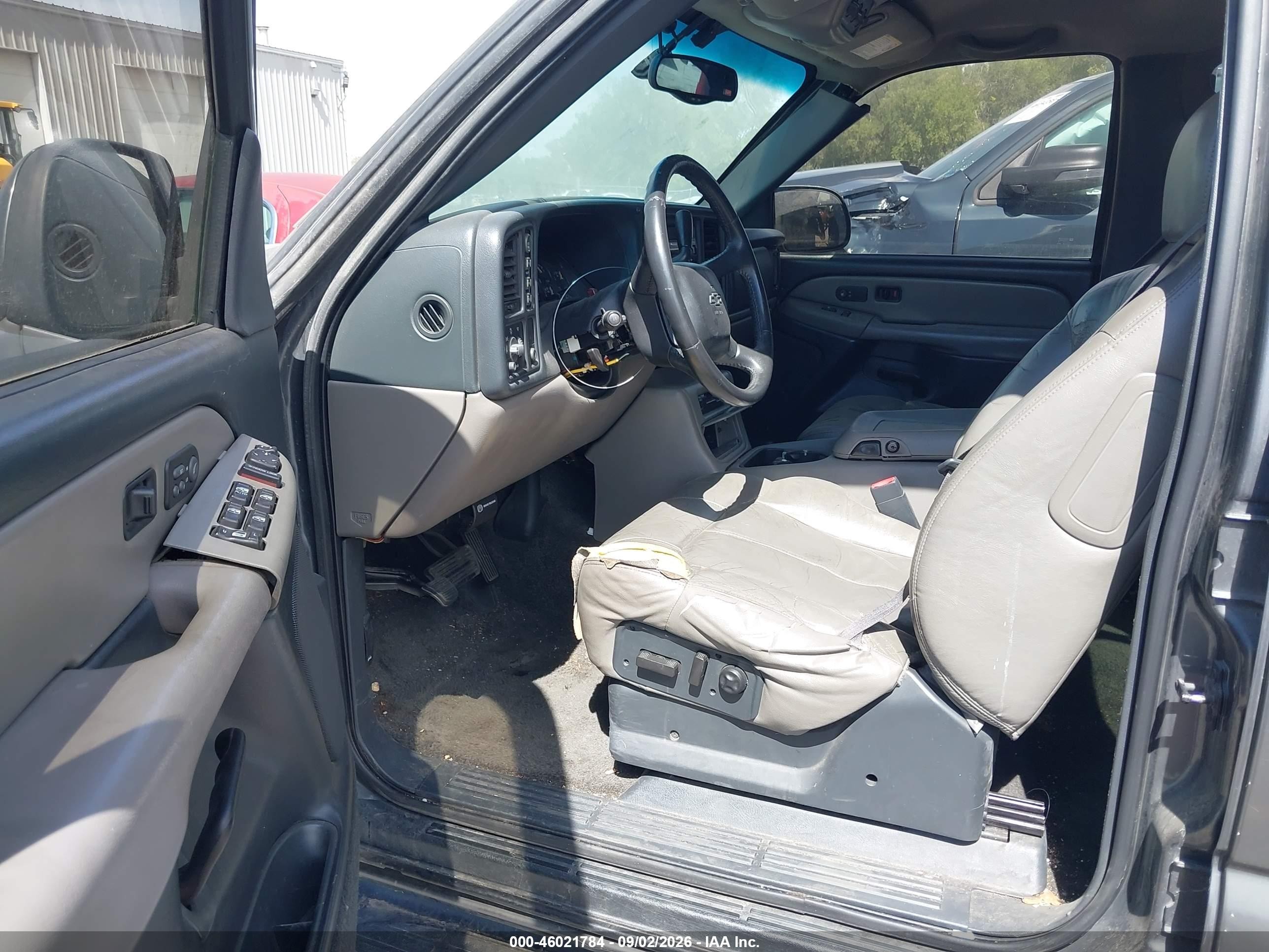 2002 Chevrolet Tahoe Lt Gray vin: 1GNEK13T32R215129