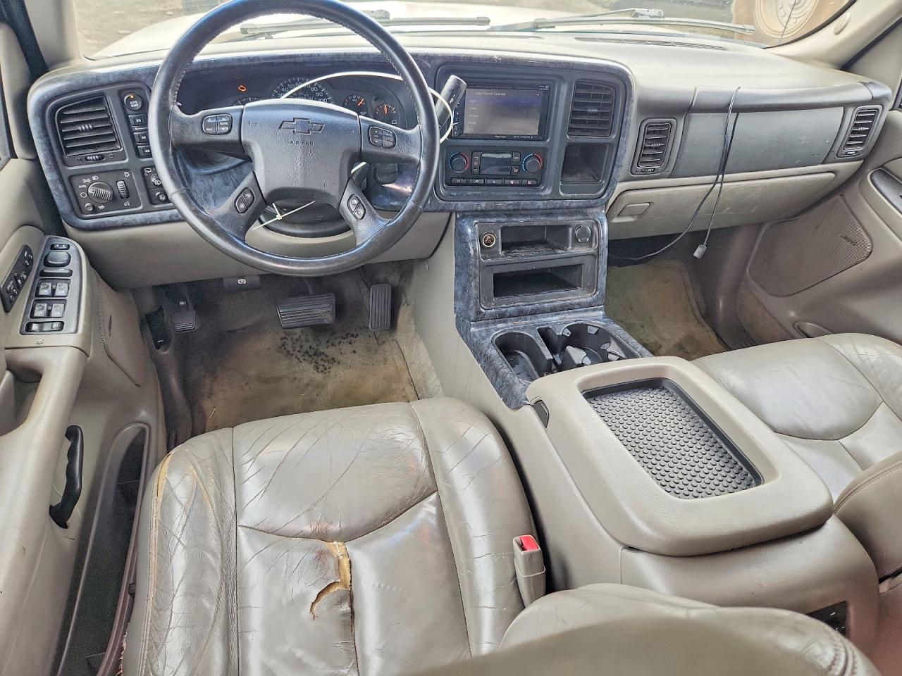 2004 Chevrolet Tahoe K1500 Tan vin: 1GNEK13T34J181517