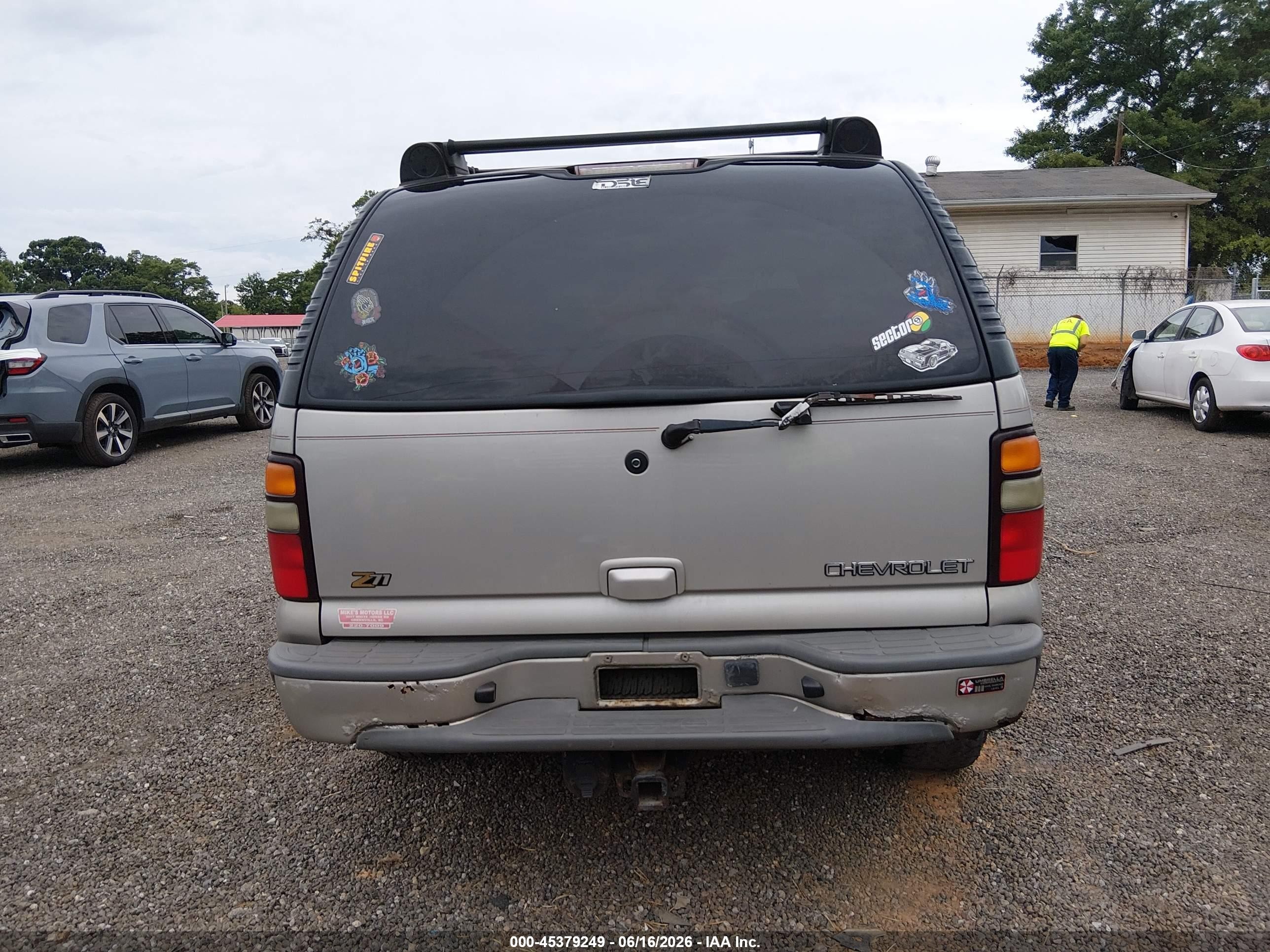 2004 Chevrolet Tahoe Z71 Champagne vin: 1GNEK13T34R154867