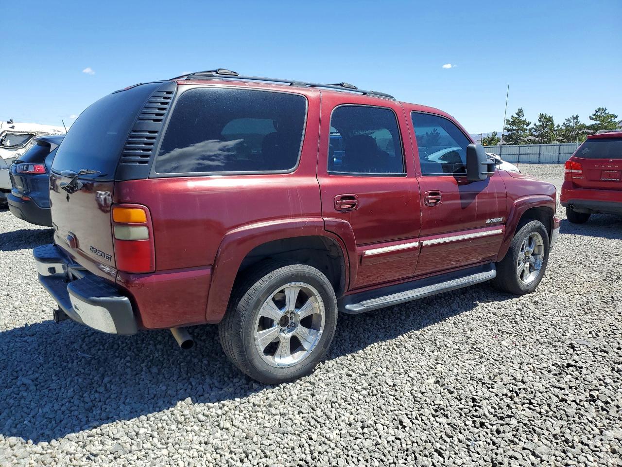 2002 Chevrolet Tahoe K1500 Burgundy vin: 1GNEK13T42J319899