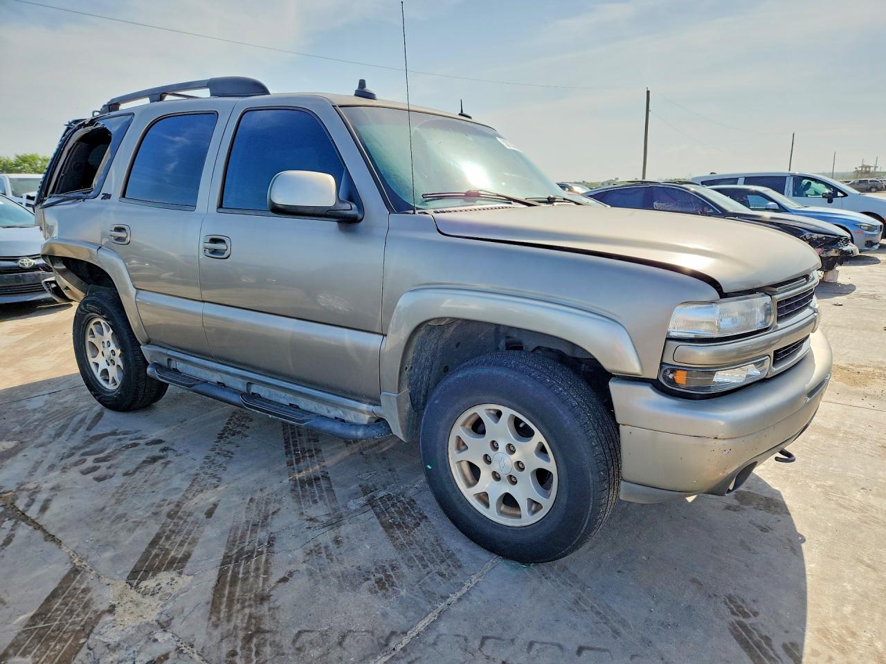 2003 Chevrolet Tahoe Silver vin: 1GNEK13T43R112755