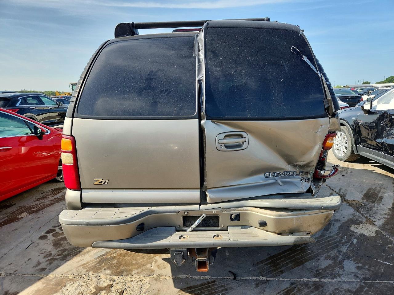 2003 Chevrolet Tahoe Silver vin: 1GNEK13T43R112755