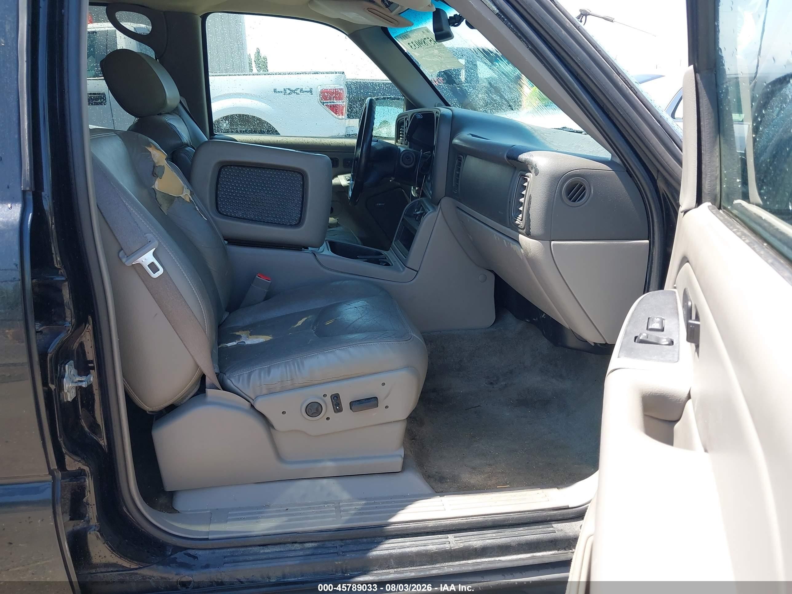 2004 Chevrolet Tahoe Z71 Black vin: 1GNEK13T44R253567