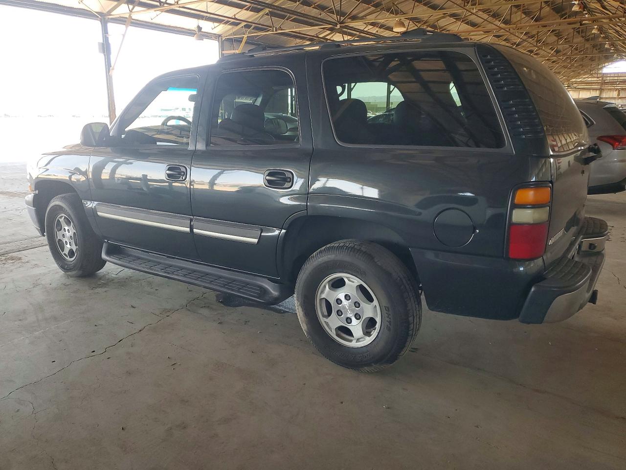 2004 Chevrolet Tahoe K1500 Black vin: 1GNEK13T44R294894