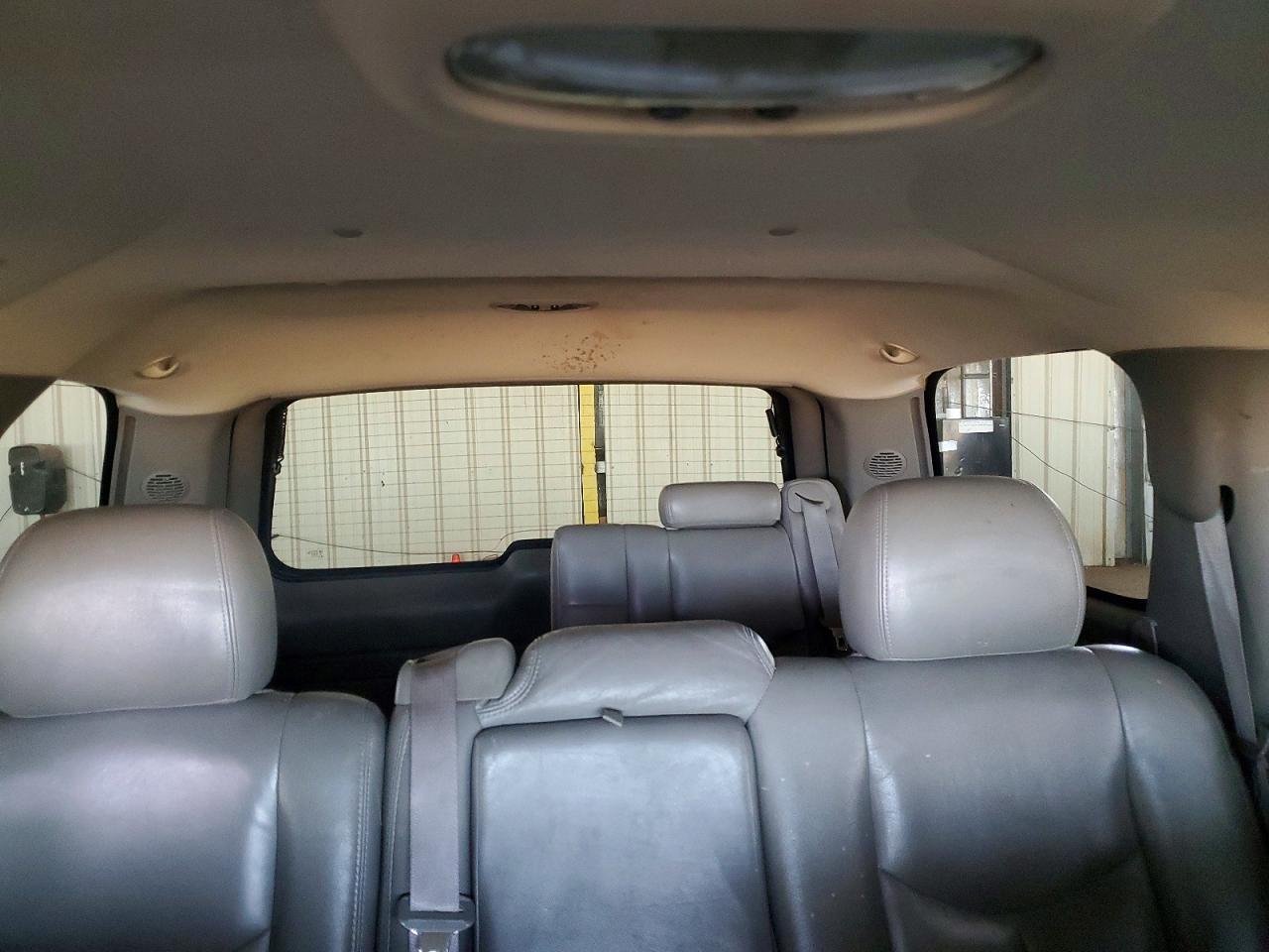 2004 Chevrolet Tahoe K1500 Black vin: 1GNEK13T44R294894