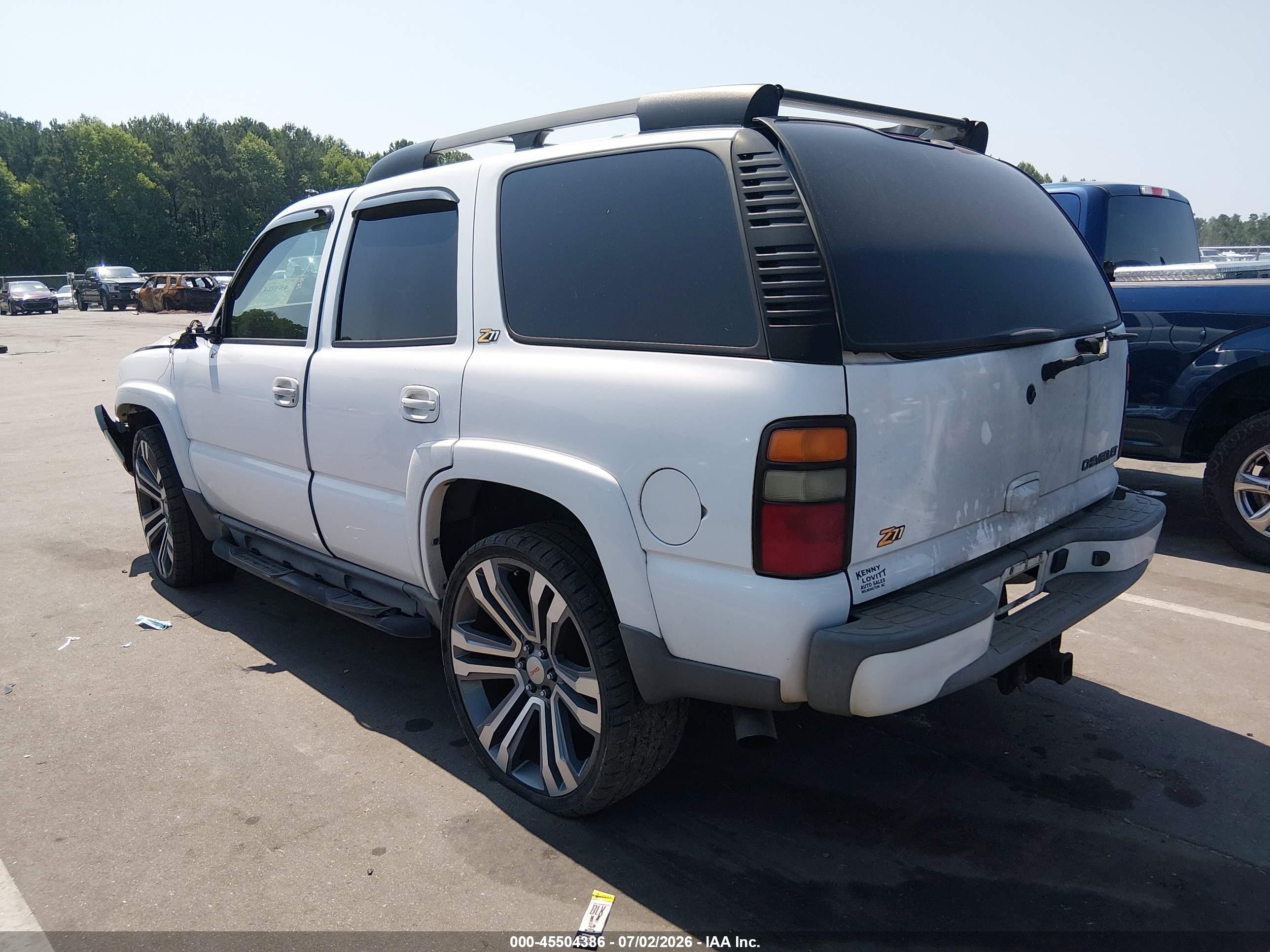 2004 Chevrolet Tahoe Z71 White vin: 1GNEK13T44R308891