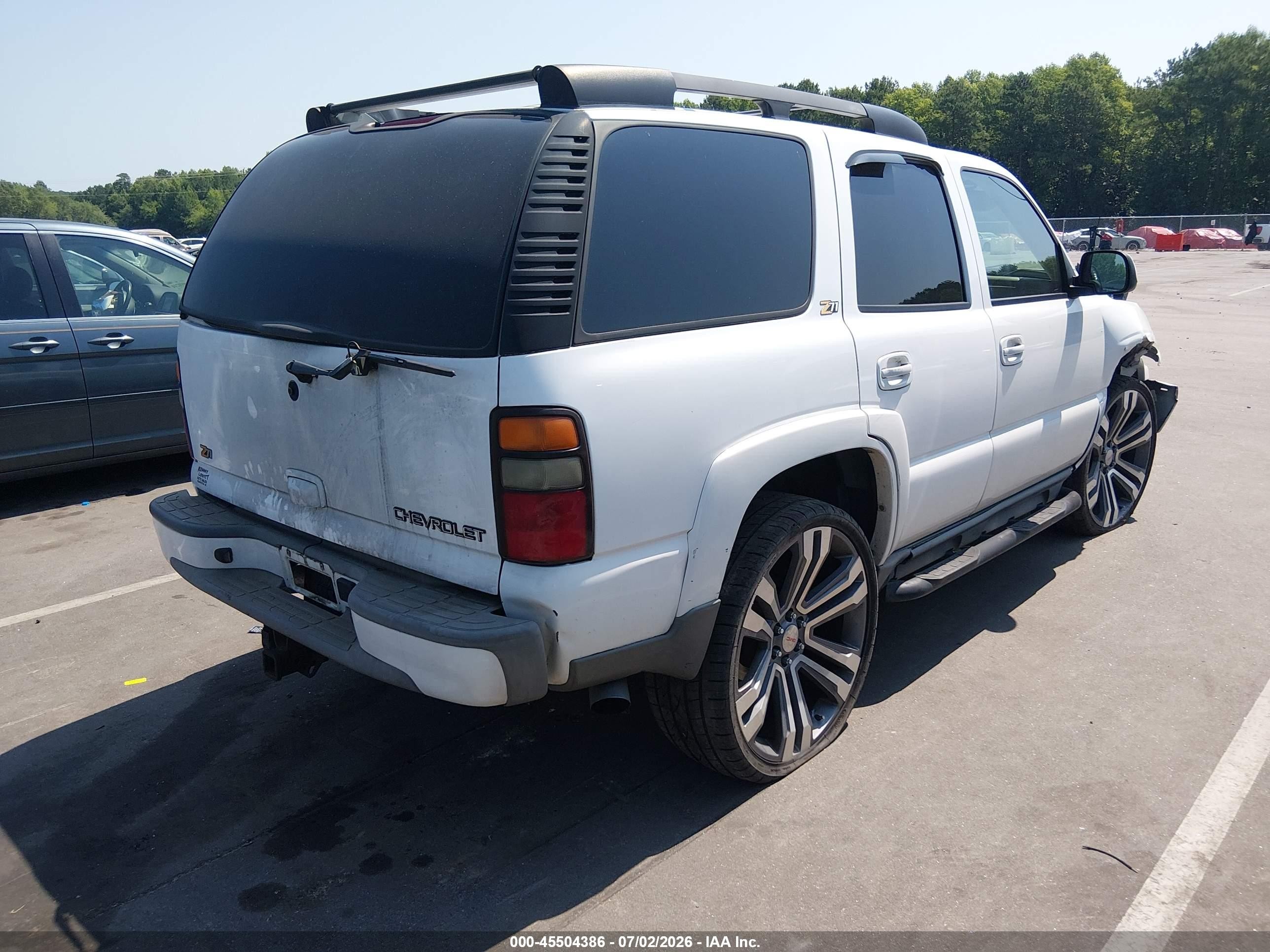 2004 Chevrolet Tahoe Z71 White vin: 1GNEK13T44R308891