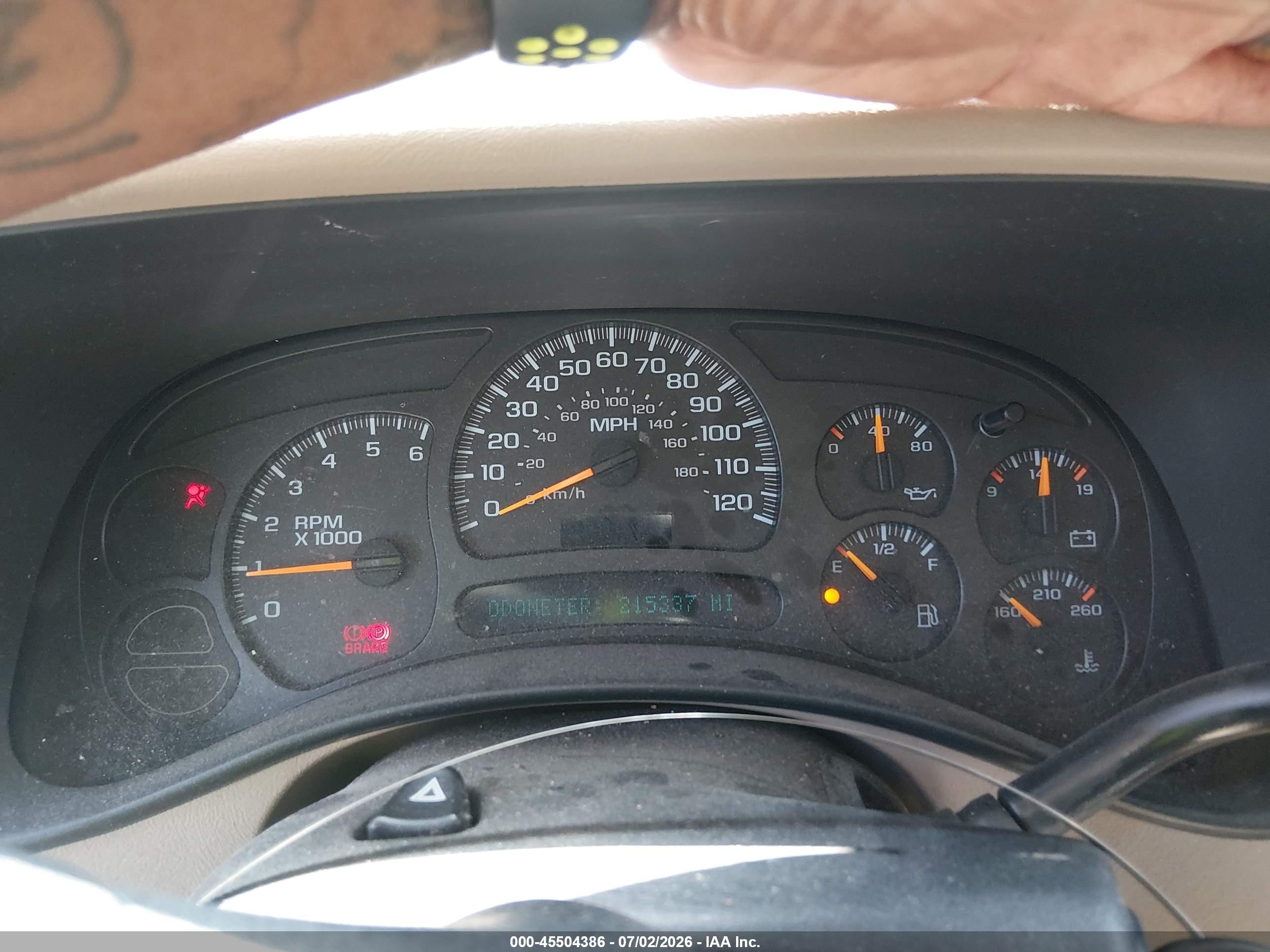 2004 Chevrolet Tahoe Z71 White vin: 1GNEK13T44R308891