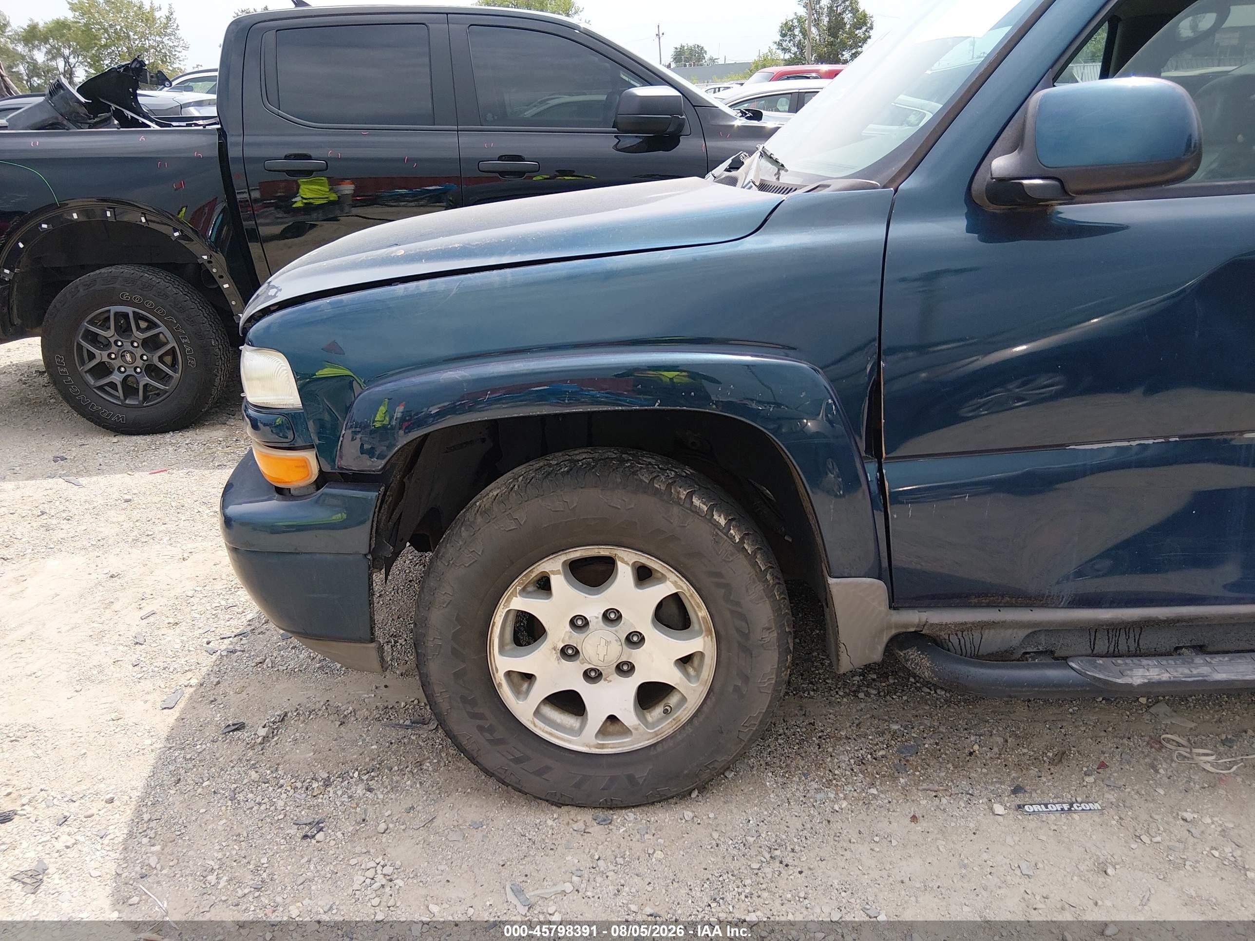 2006 Chevrolet Tahoe Z71 Blue vin: 1GNEK13T46R162608