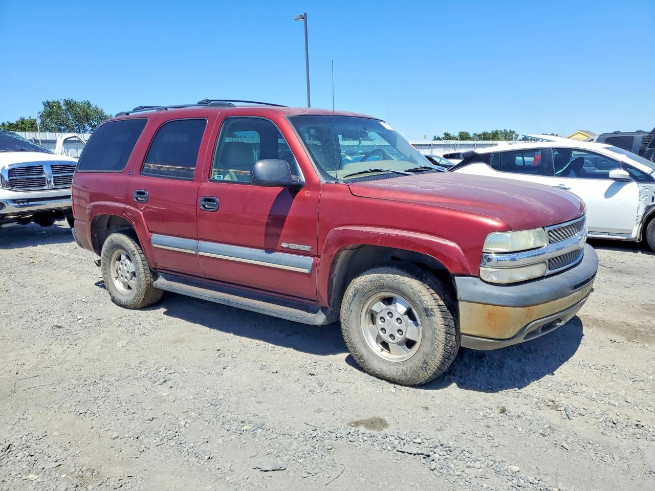 2002 Chevrolet Tahoe K1500 Burgundy vin: 1GNEK13T52J266131