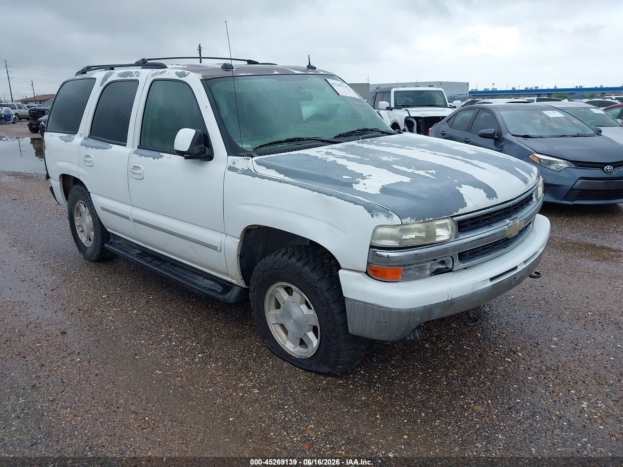 2004 Chevrolet Tahoe Lt White vin: 1GNEK13T54J118385