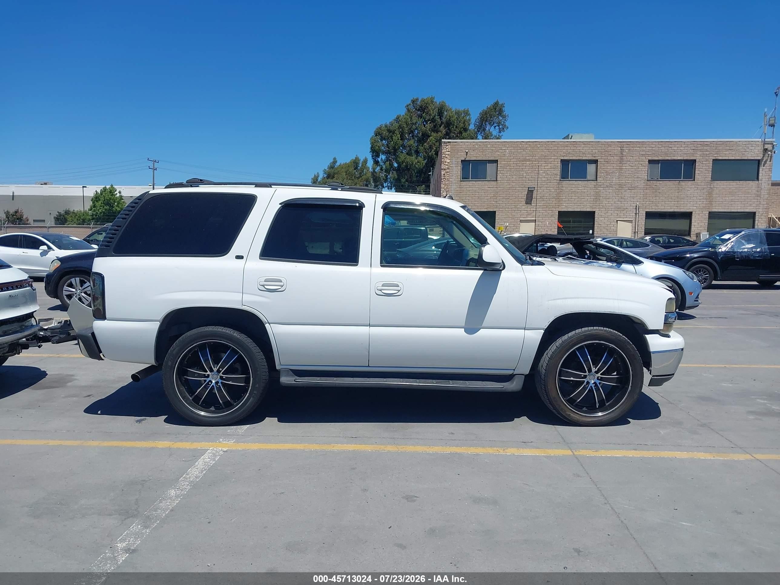2004 Chevrolet Tahoe Lt White vin: 1GNEK13T54J233701