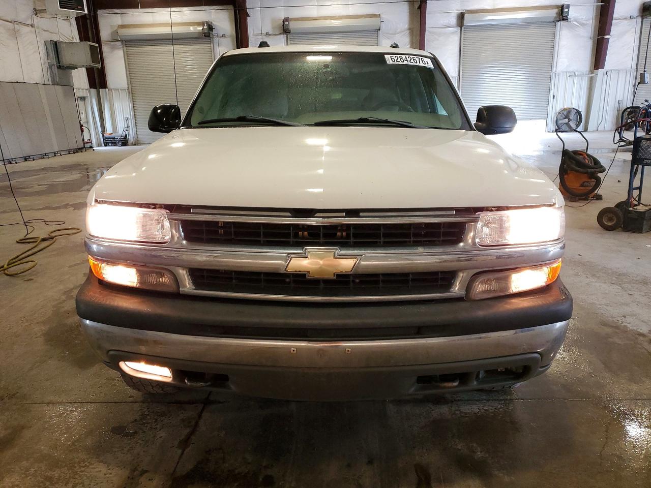 2005 Chevrolet Tahoe K1500 White vin: 1GNEK13T55J206774