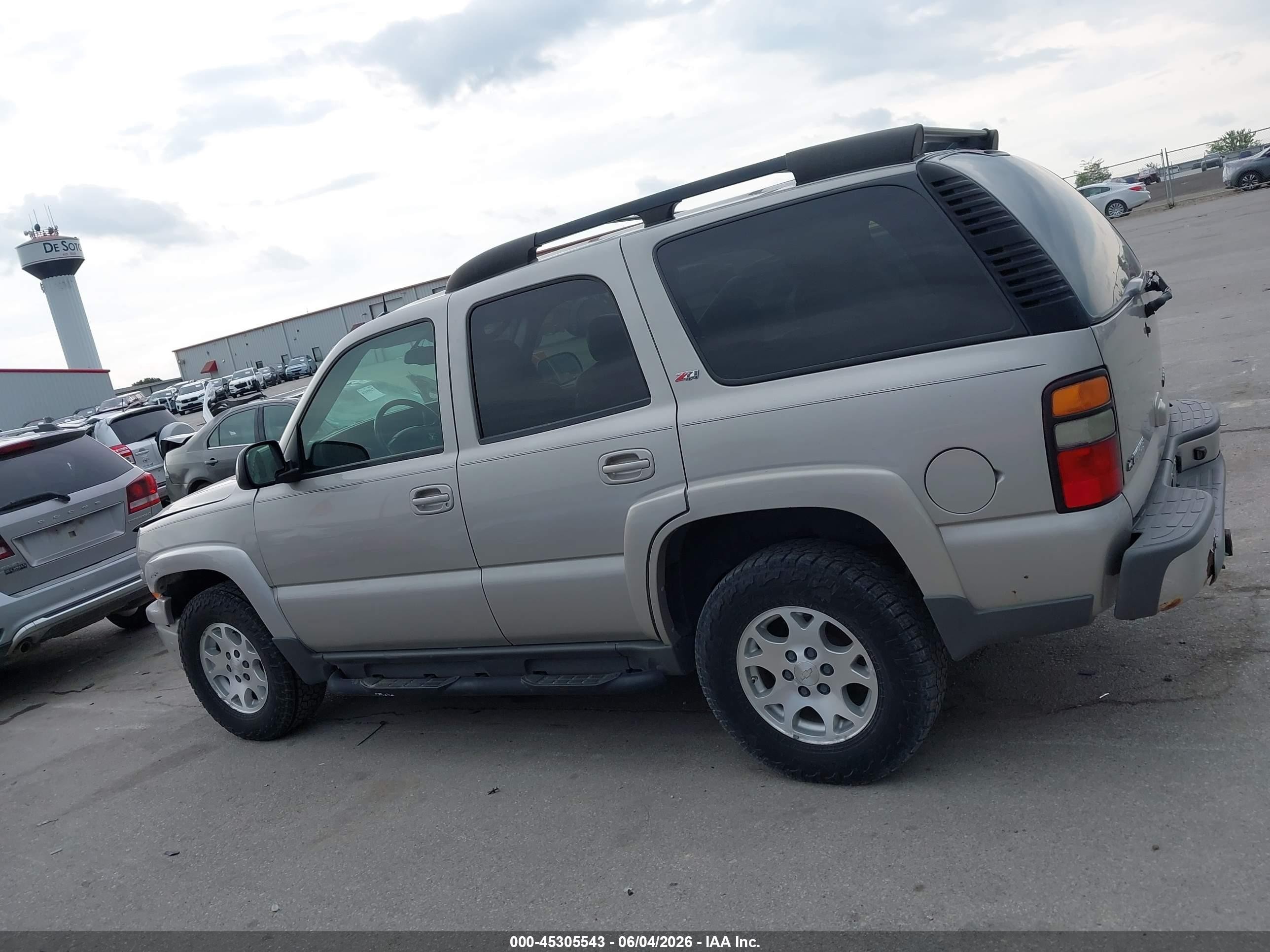 2005 Chevrolet Tahoe Z71 Tan vin: 1GNEK13T55R164124