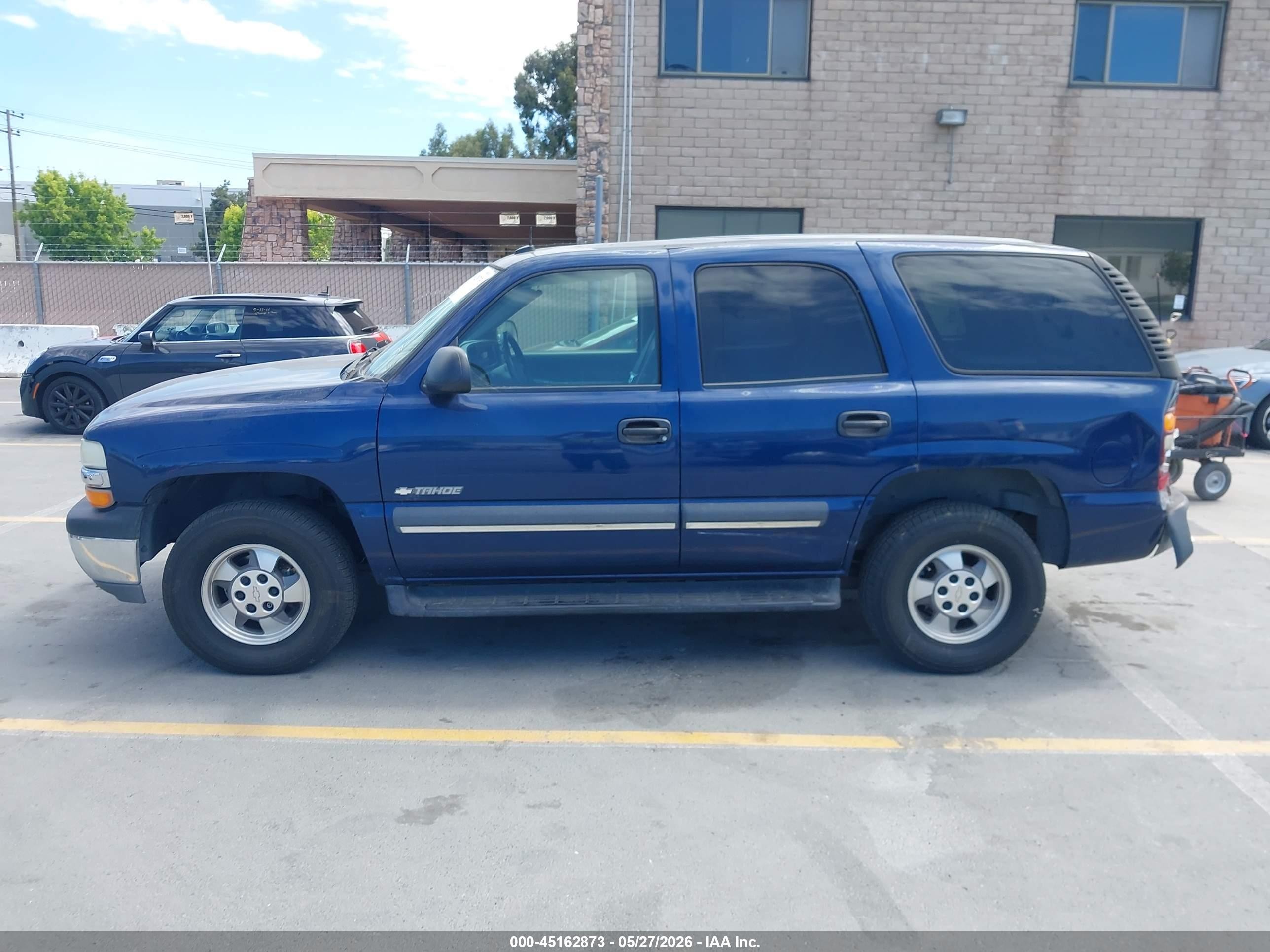 2003 Chevrolet Tahoe Ls Blue vin: 1GNEK13T63J128406
