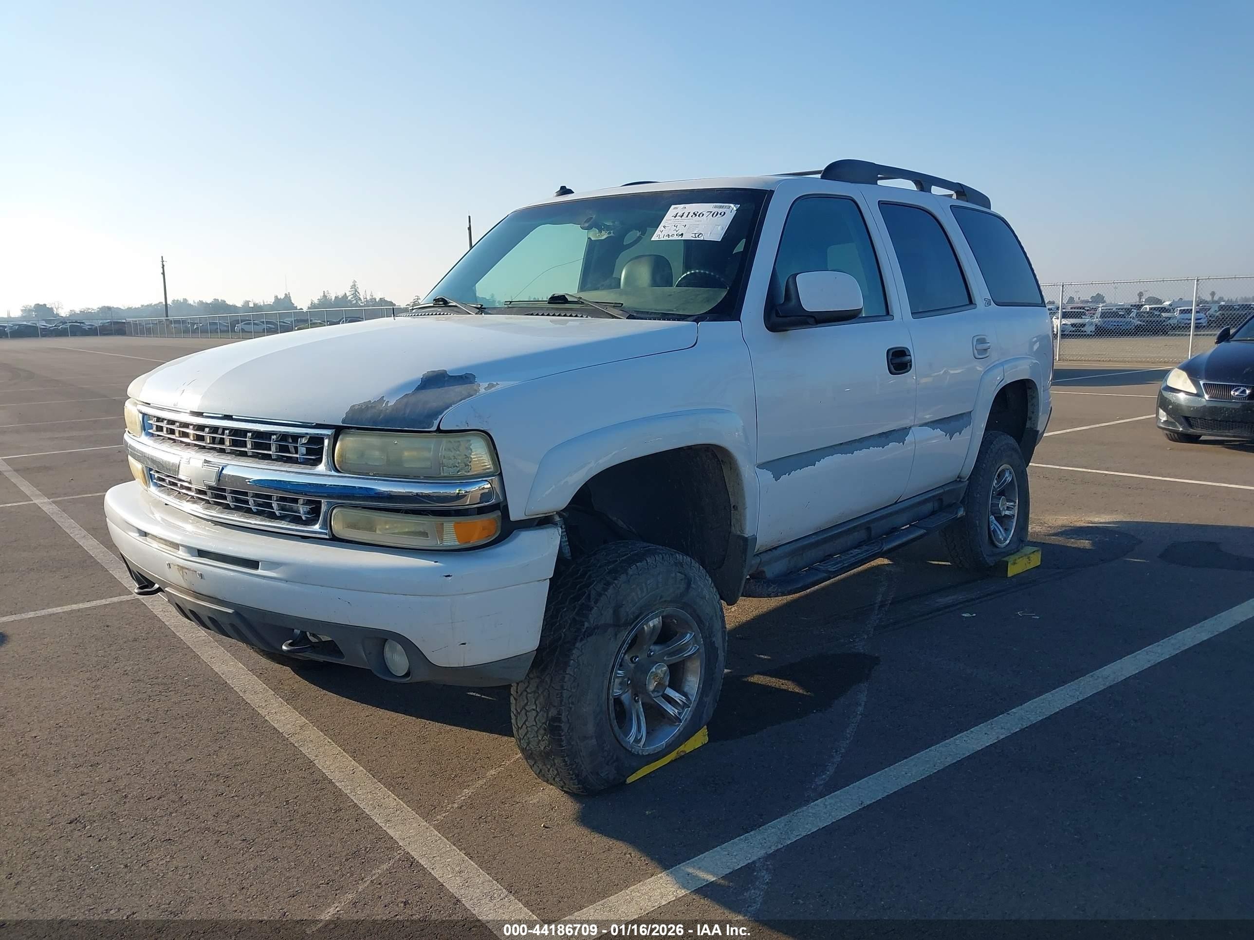 2003 Chevrolet Tahoe Z71 White vin: 1GNEK13T63R296046