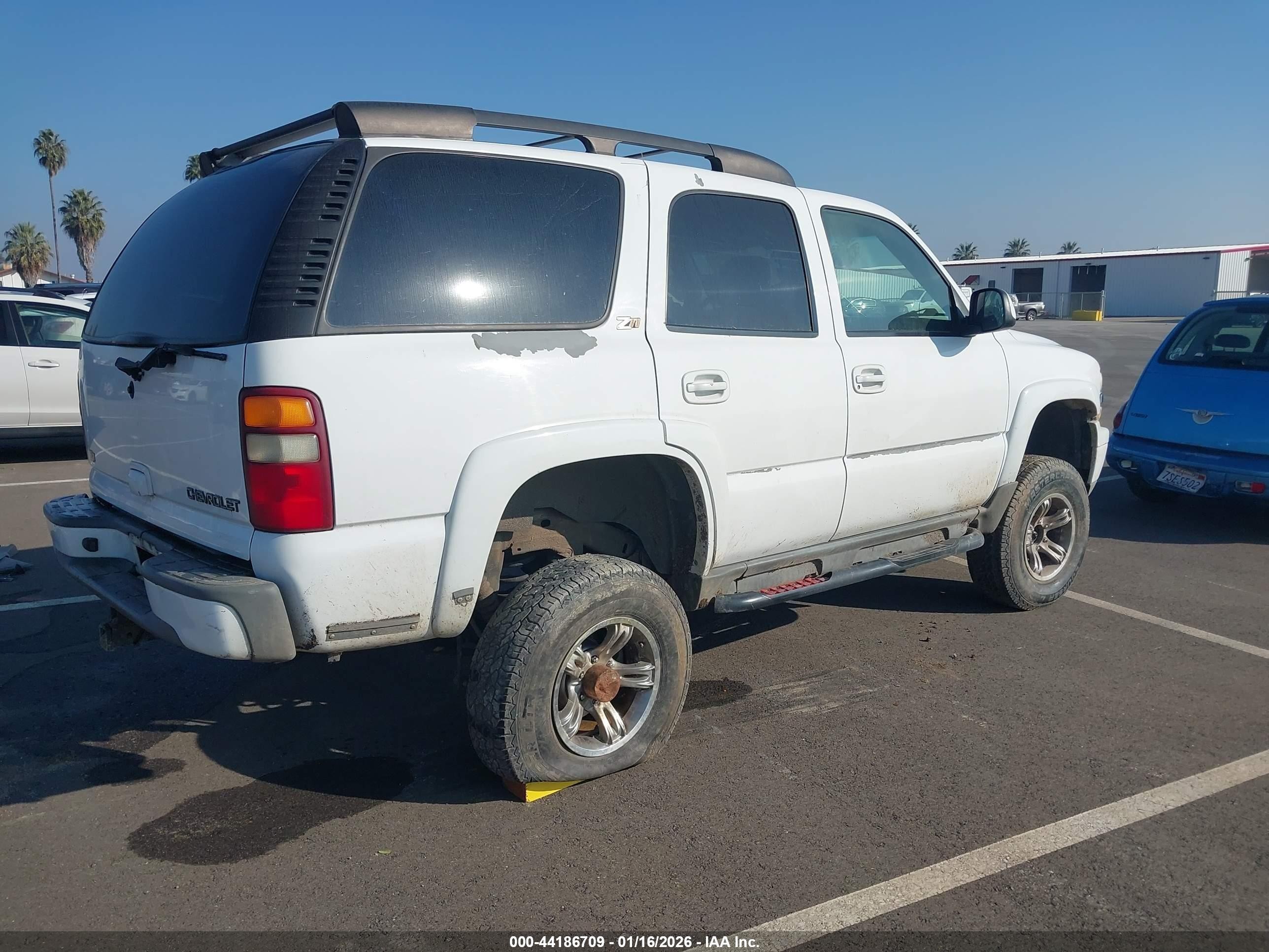 2003 Chevrolet Tahoe Z71 White vin: 1GNEK13T63R296046