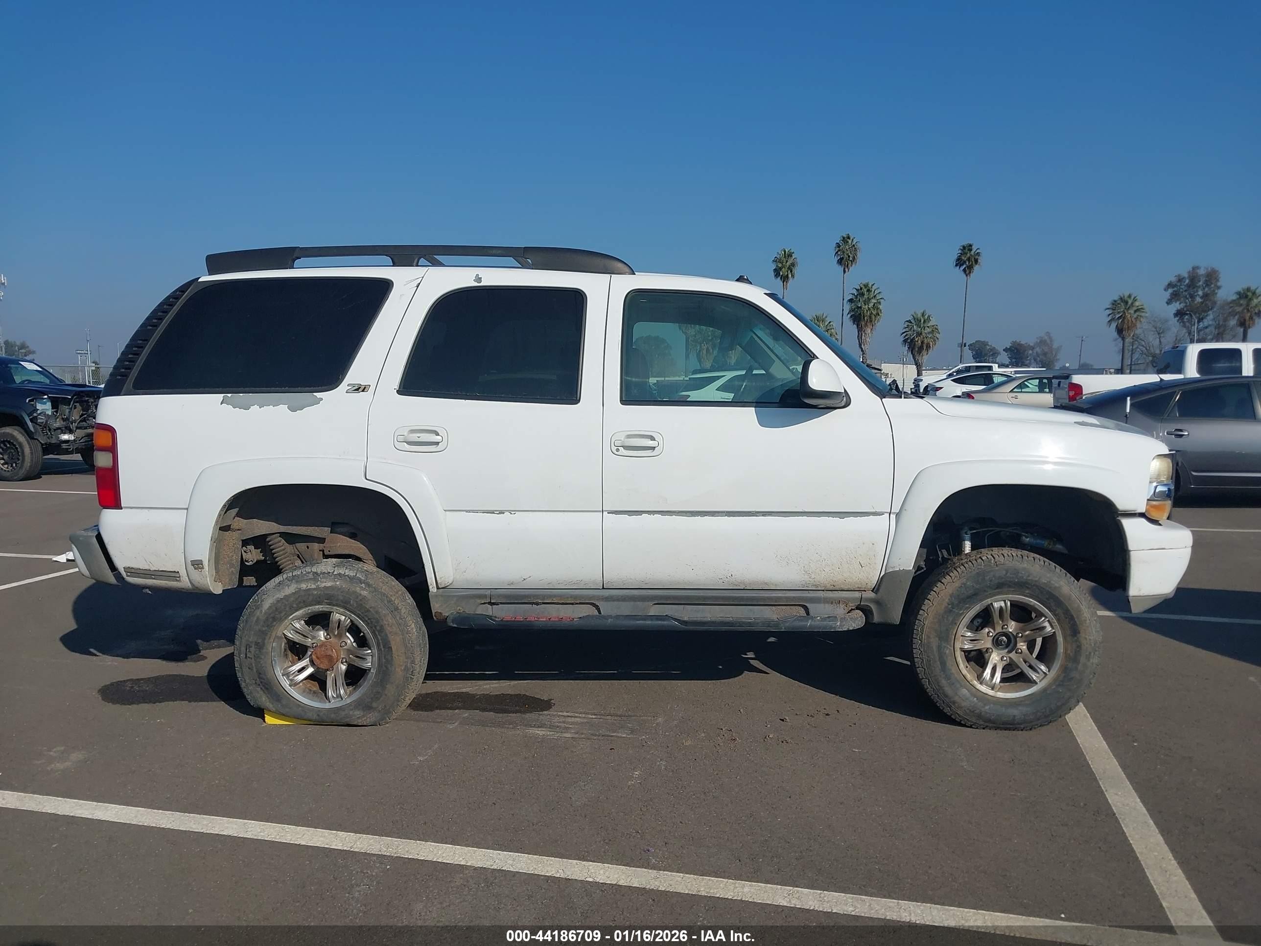 2003 Chevrolet Tahoe Z71 White vin: 1GNEK13T63R296046