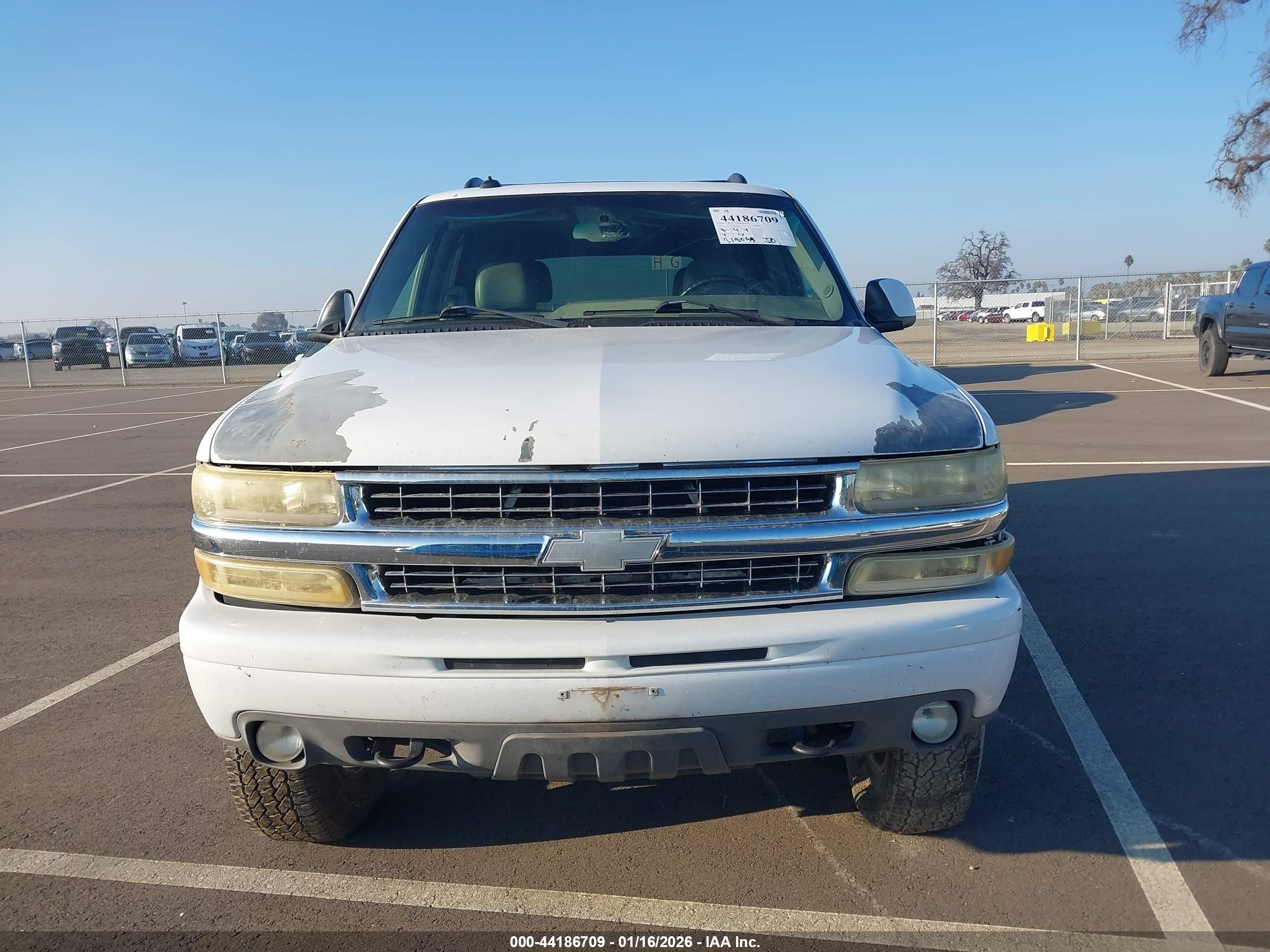 2003 Chevrolet Tahoe Z71 White vin: 1GNEK13T63R296046